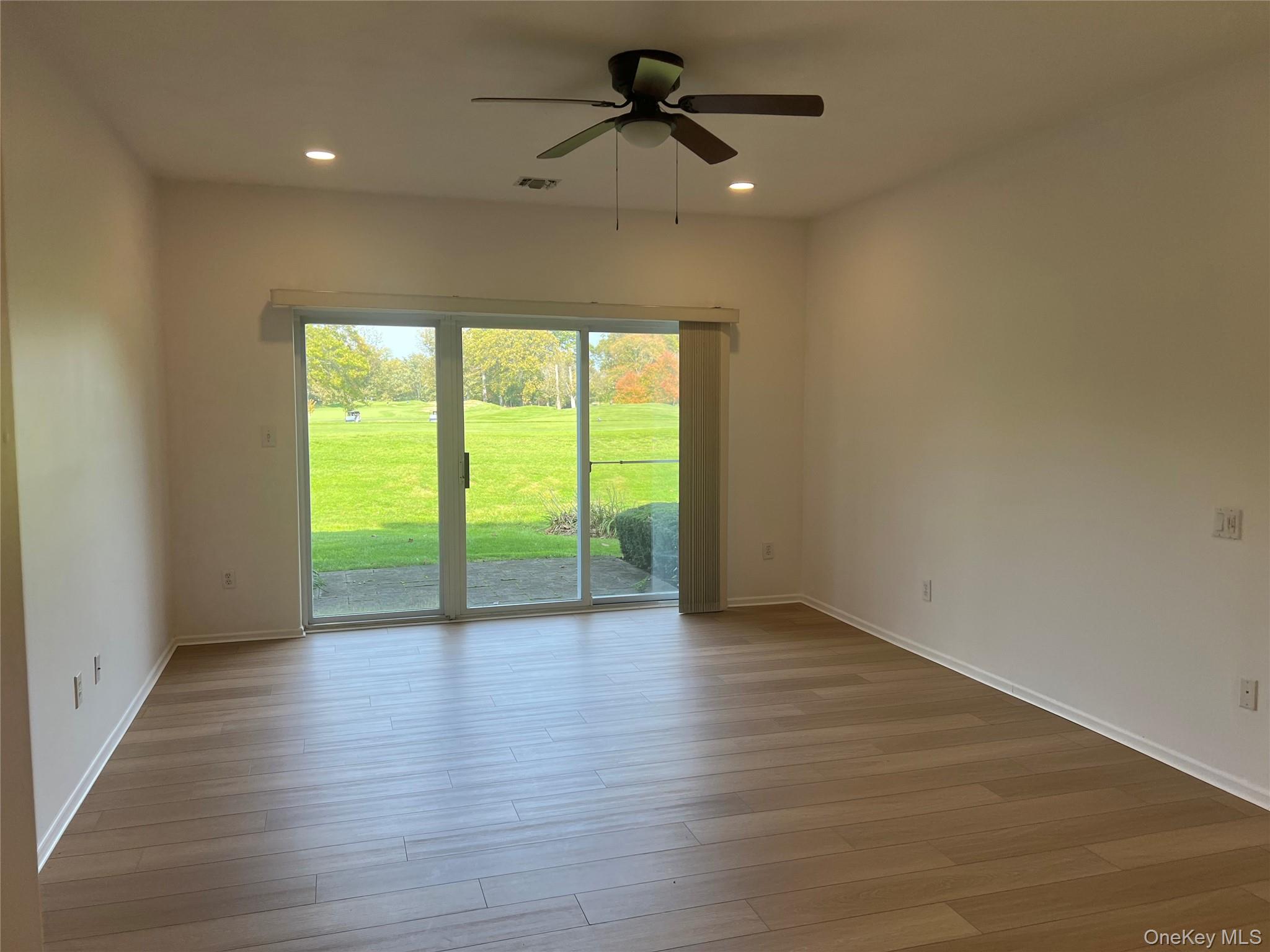 #11 photo, 85 Windwatch Drive, サフォーク郡 Hauppauge , NY 11788