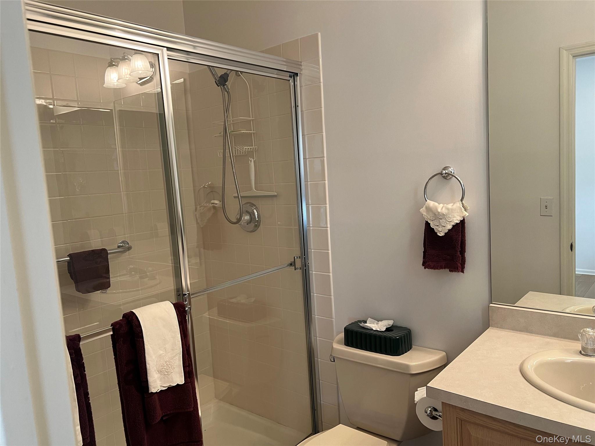 #17 photo, 85 Windwatch Drive, サフォーク郡 Hauppauge , NY 11788