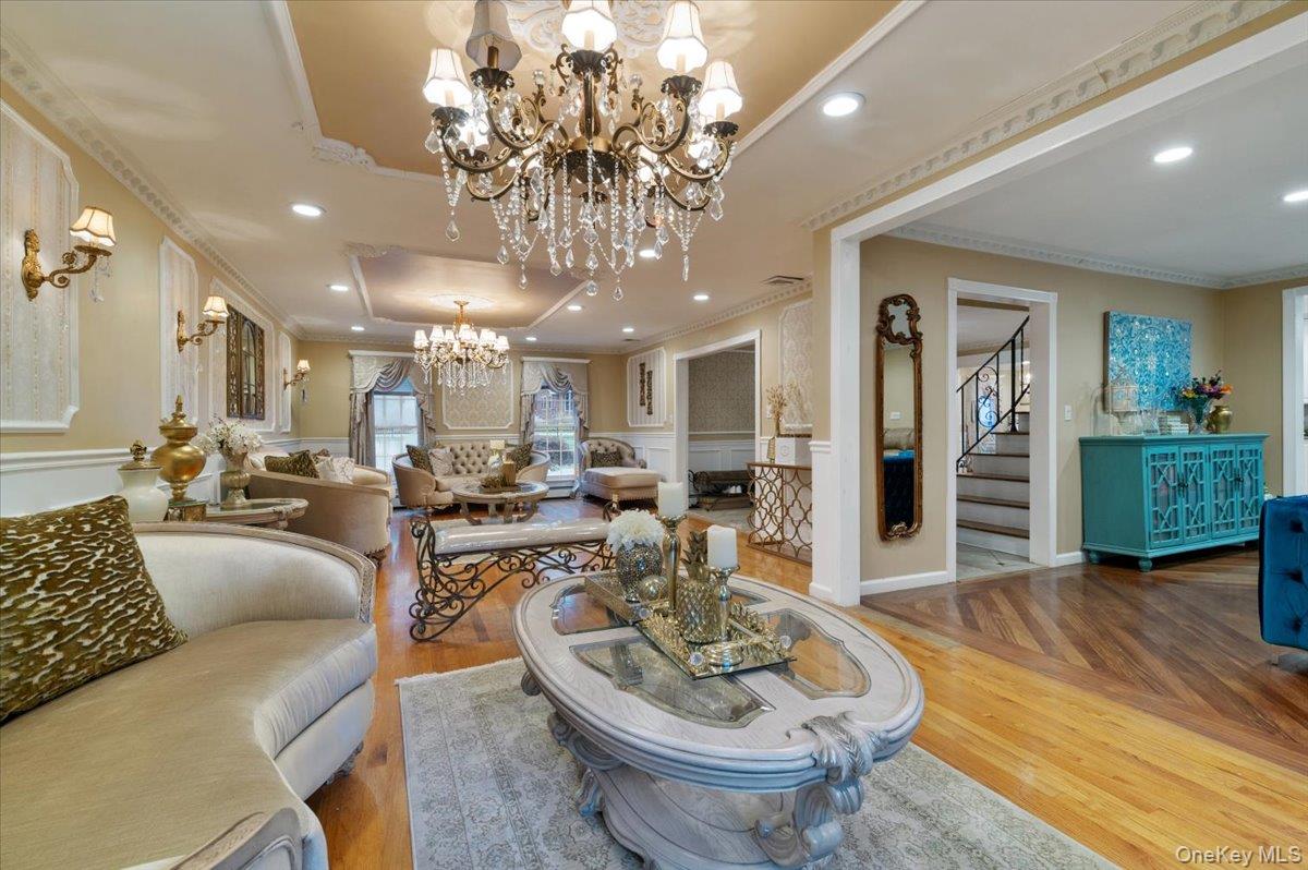 #10 photo, 626 Caledonia Road, Dix Hills , NY 11746