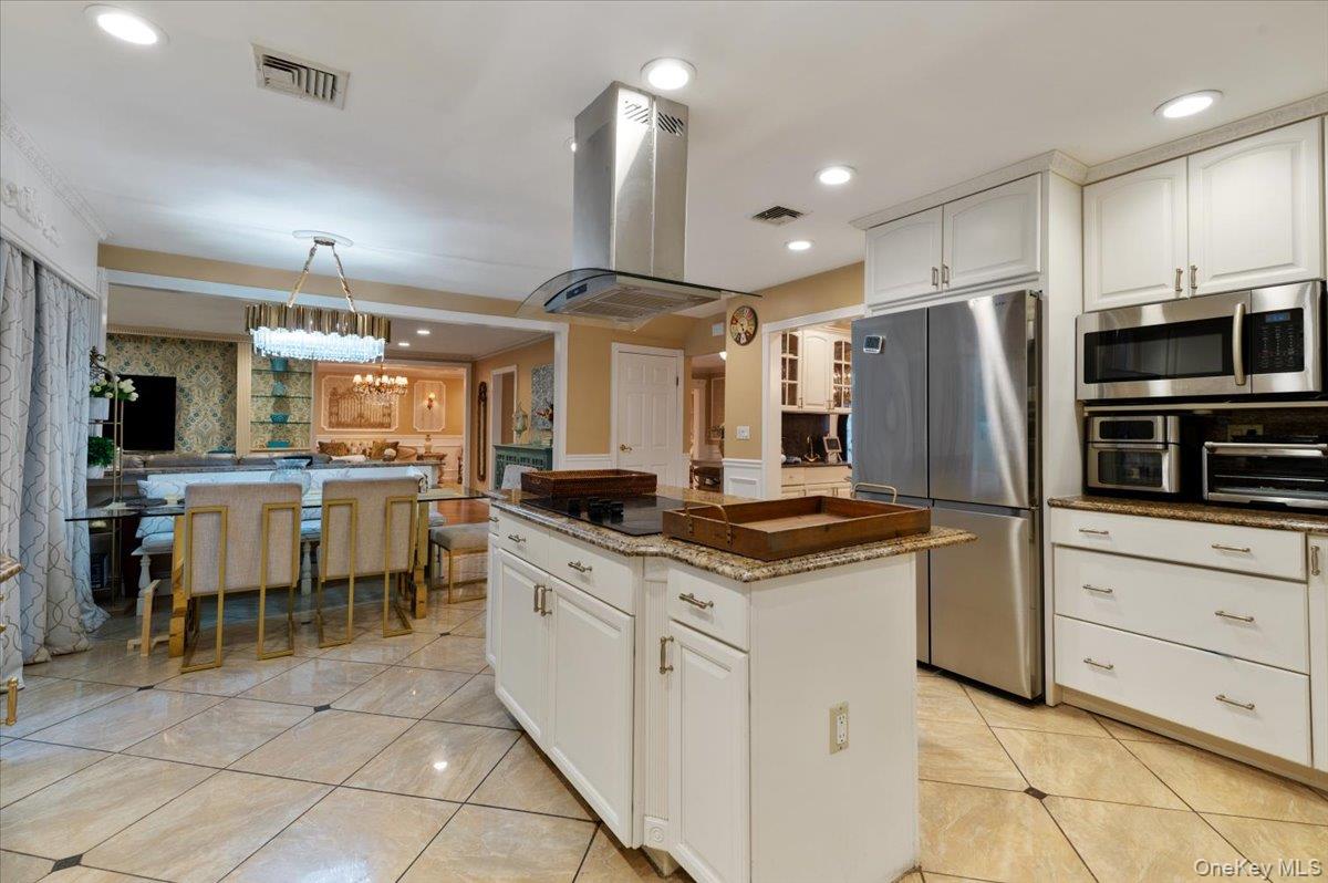 #18 photo, 626 Caledonia Road, Dix Hills , NY 11746