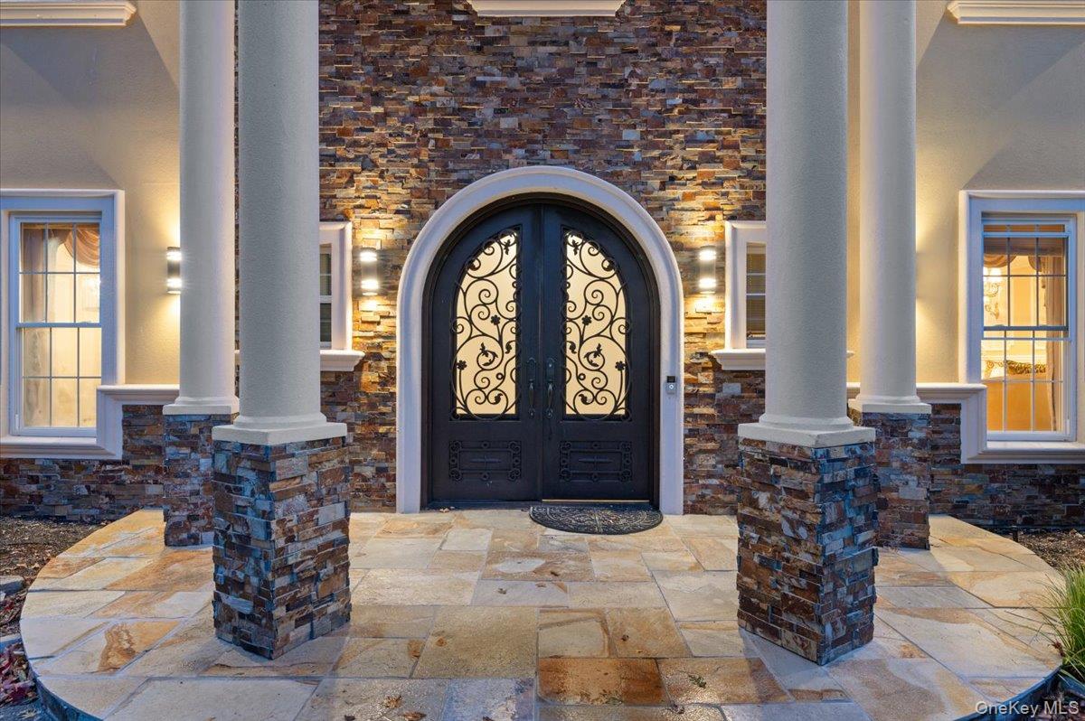 #3 photo, 626 Caledonia Road, Dix Hills , NY 11746