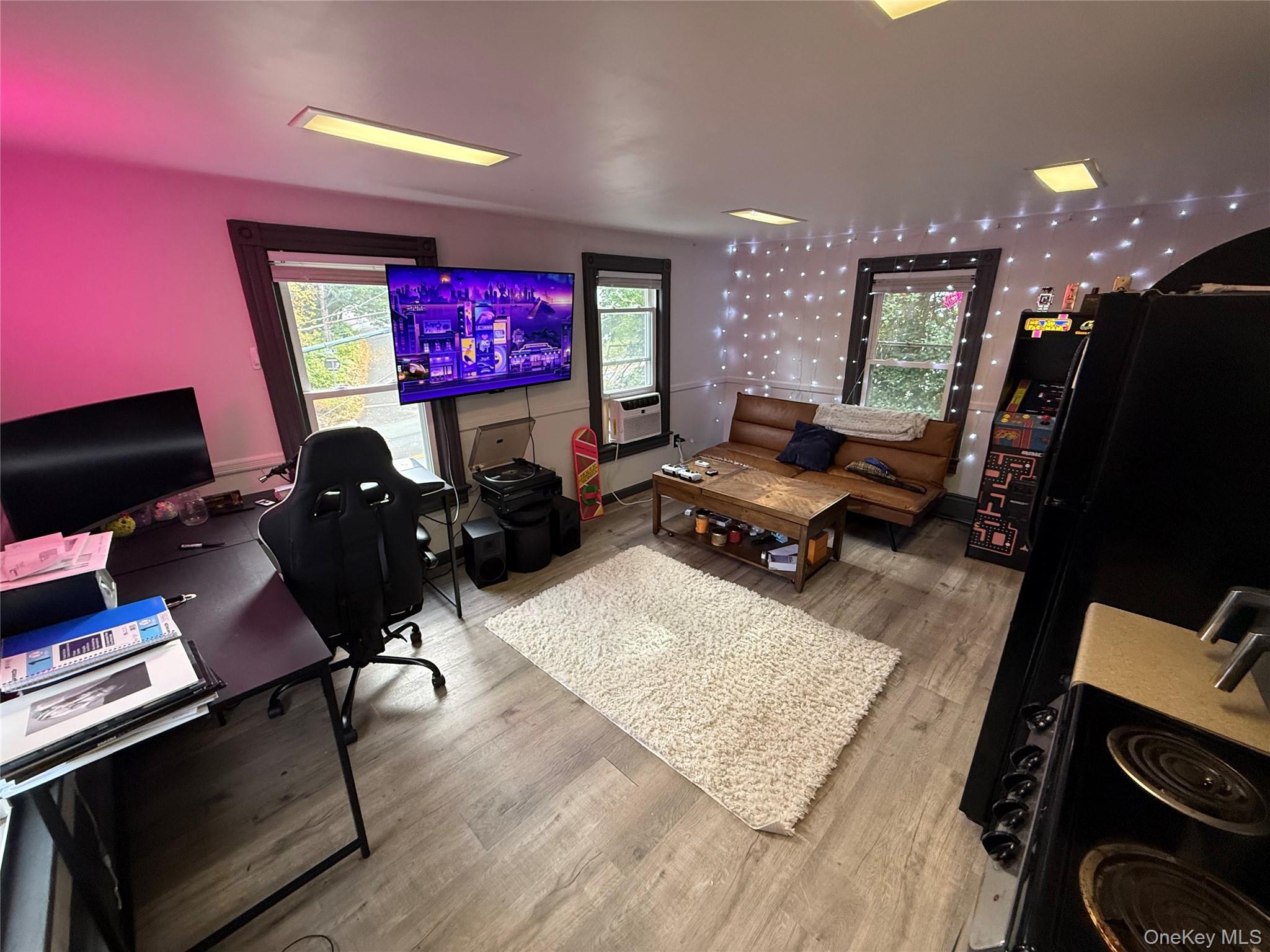 #6 photo, 660 Main Street, サフォーク郡 Port Jefferson , NY 11777