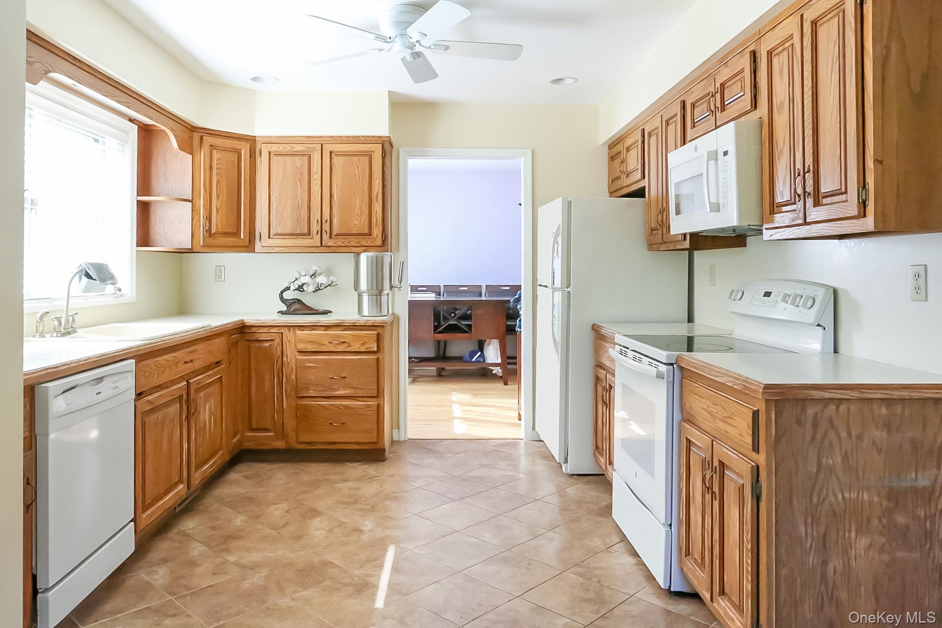 #10 photo, 4 Lily Court, Yorktown Heights , NY 10598