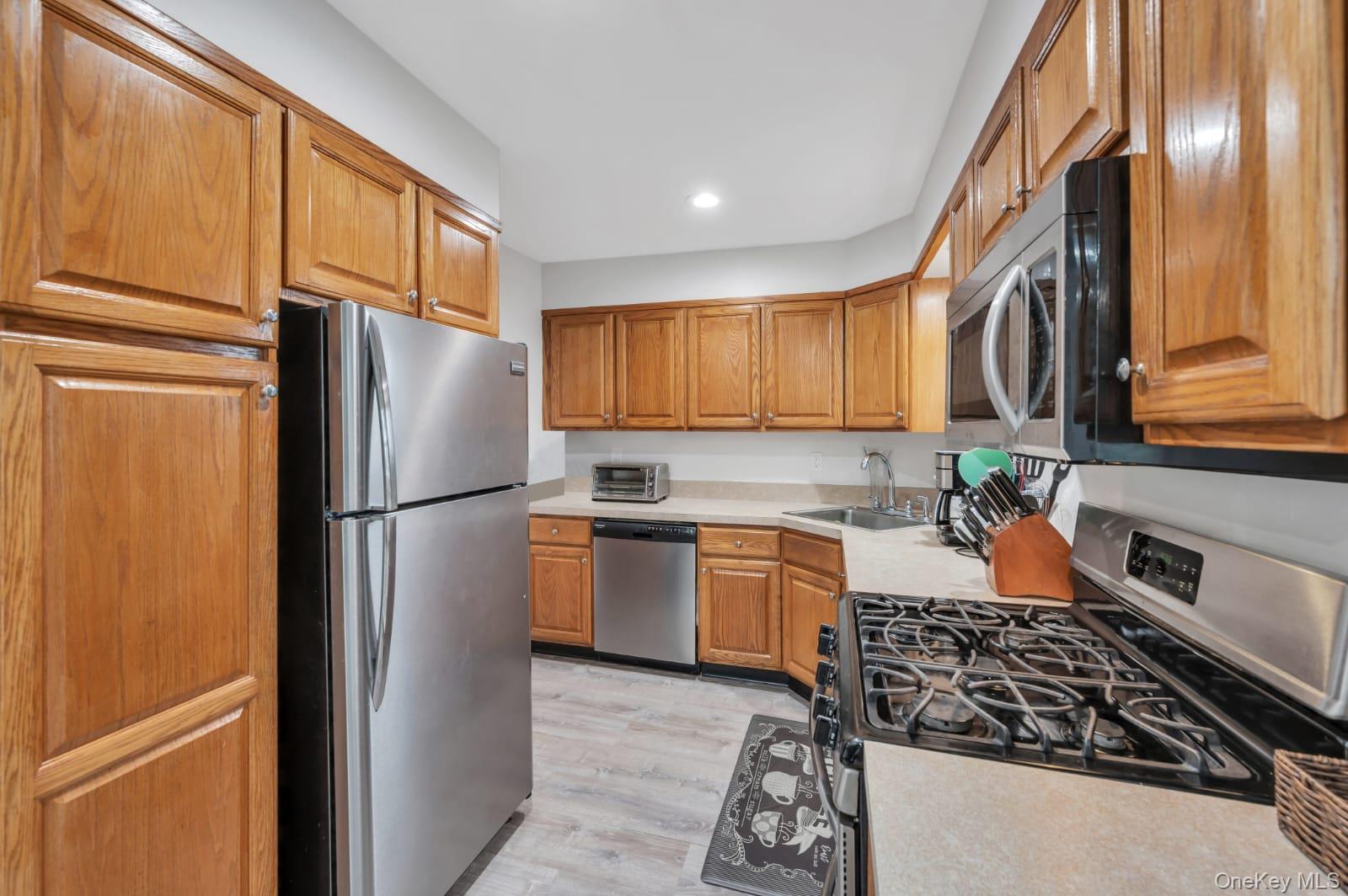 #10 photo, 1004 N Delaware Avenue, サフォーク郡 Lindenhurst , NY 11757