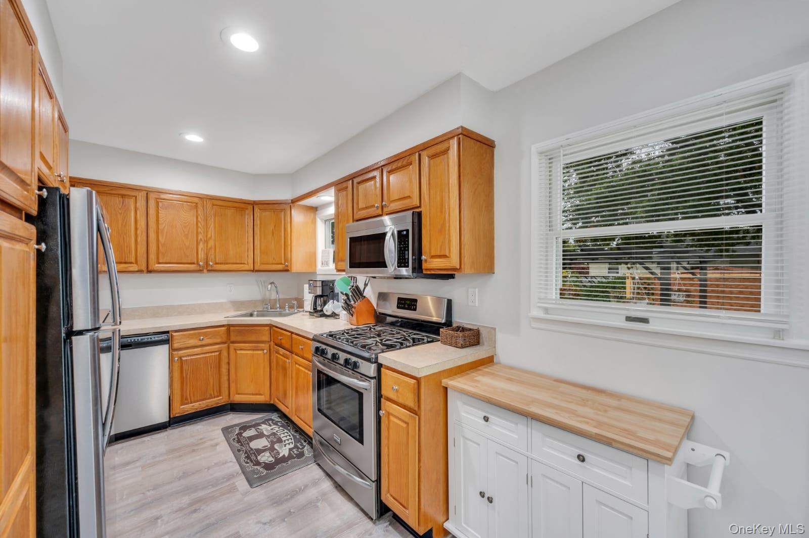 #11 photo, 1004 N Delaware Avenue, サフォーク郡 Lindenhurst , NY 11757