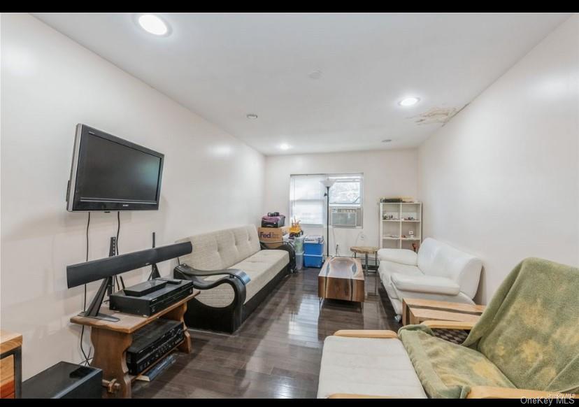 #13 photo, 63-64 110St, クイーンズ区 Forest Hills , NY 11375