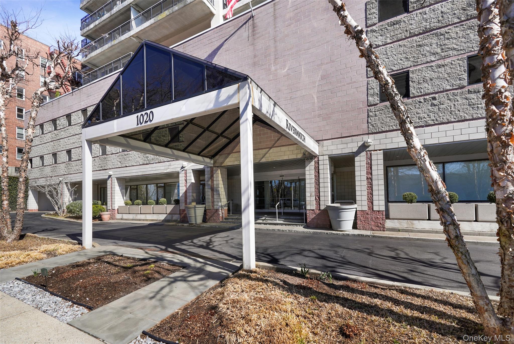 #2 photo, 1020 Warburton Avenue, Yonkers , NY 10701