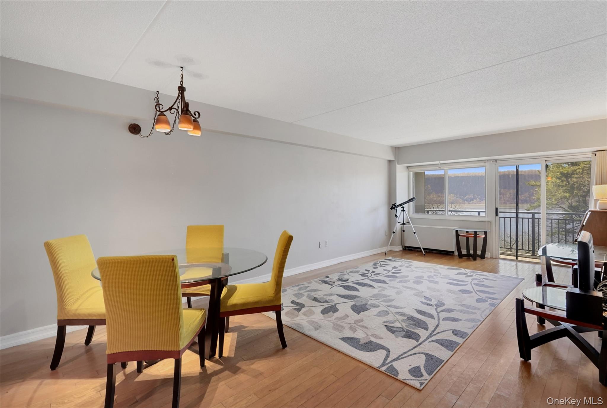 #5 photo, 1020 Warburton Avenue, Yonkers , NY 10701