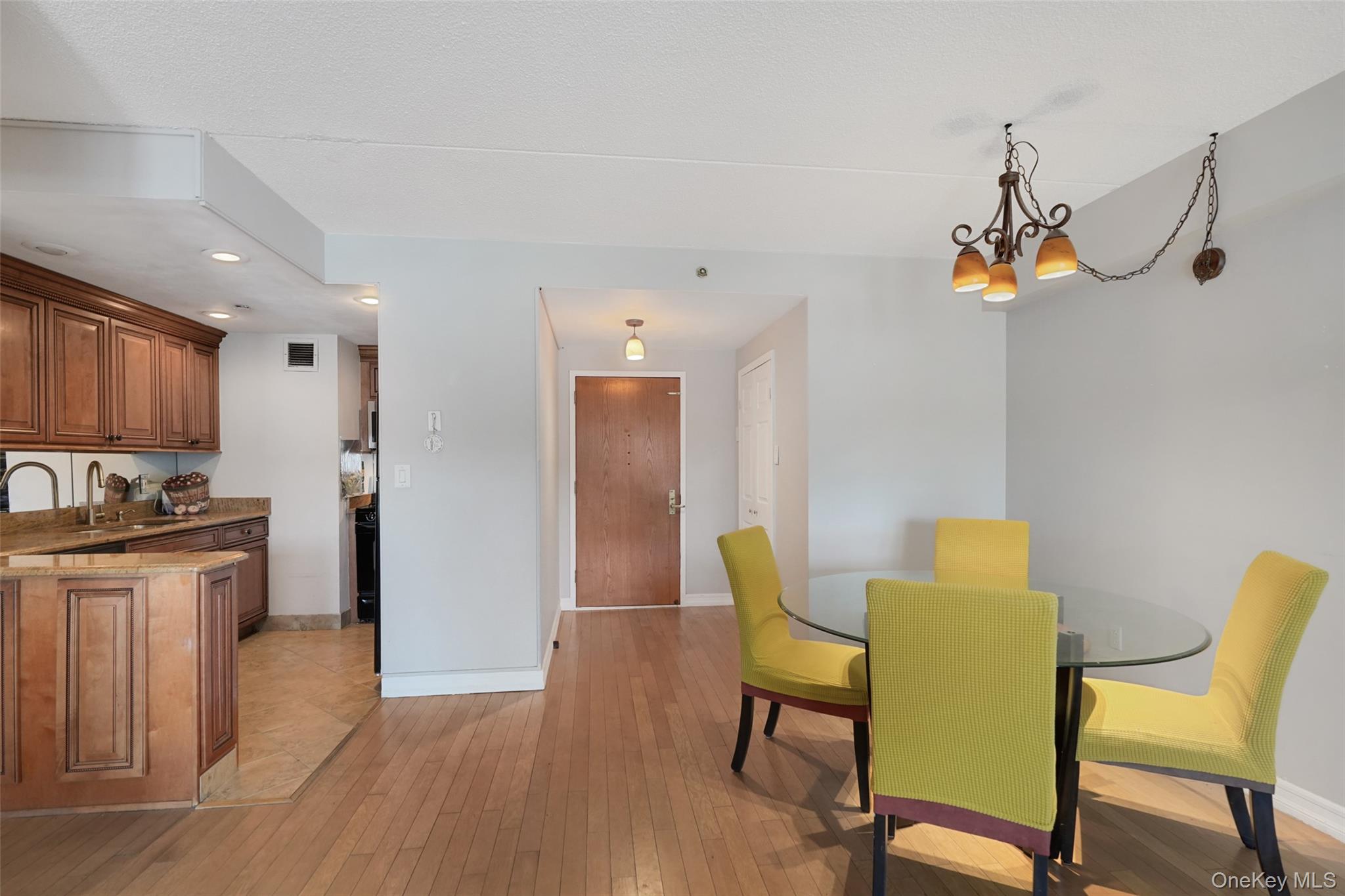 #6 photo, 1020 Warburton Avenue, Yonkers , NY 10701