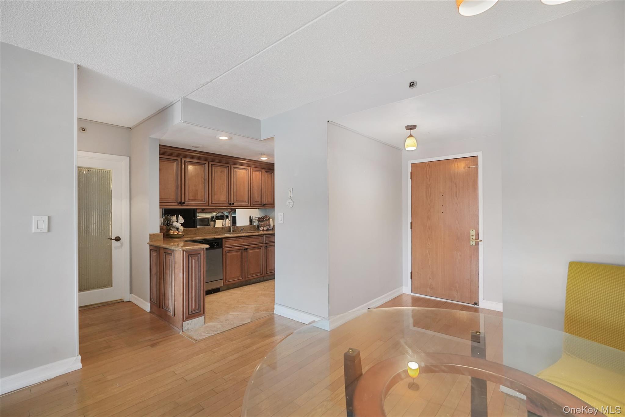 #8 photo, 1020 Warburton Avenue, Yonkers , NY 10701