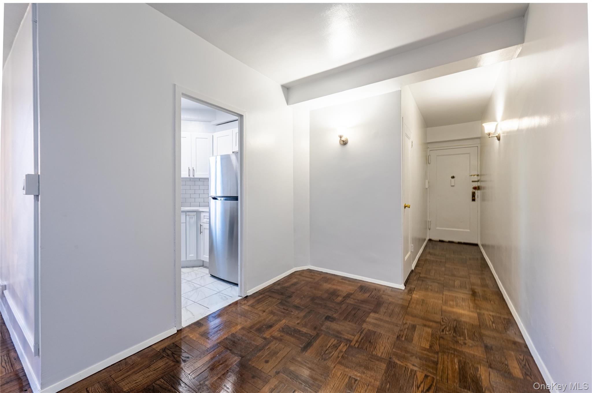 #7 photo, 11 Metropolitan Oval, ブロンクス区 Bronx , NY 10462