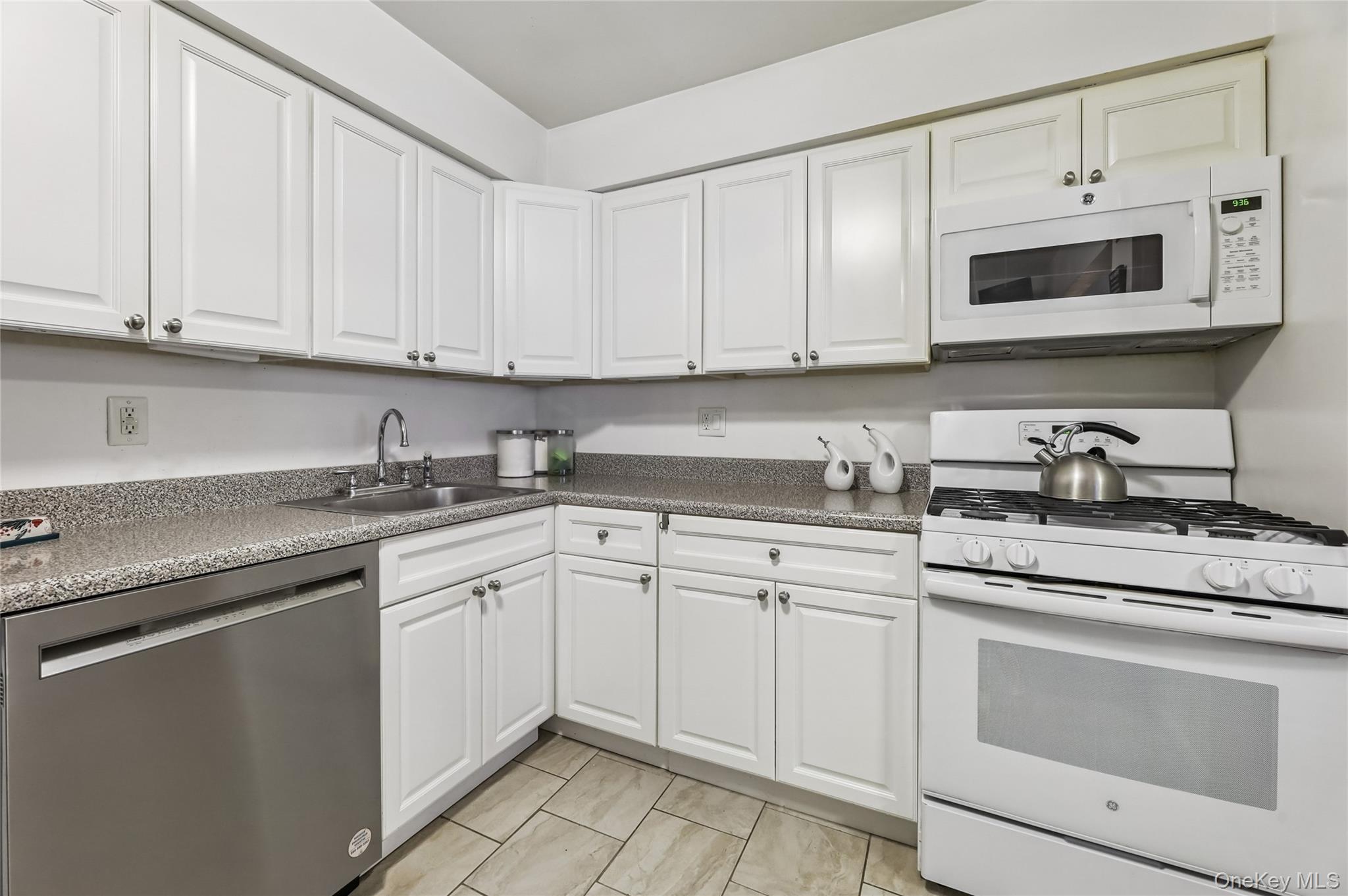 #4 photo, 10 Brevoort Drive, Pomona , NY 10970