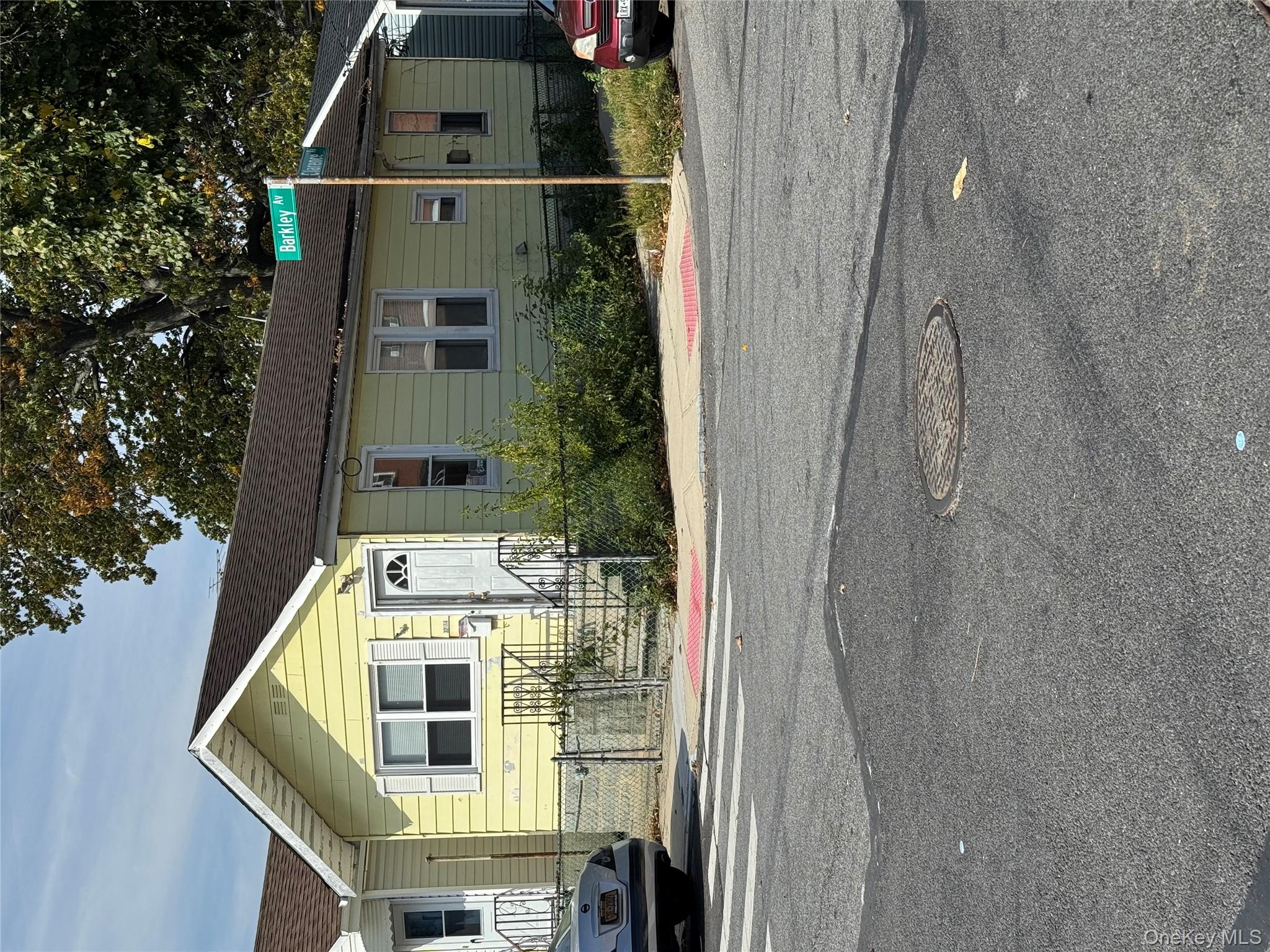 #1 photo, 3255A Barkley Avenue, ブロンクス区 Bronx , NY 10465