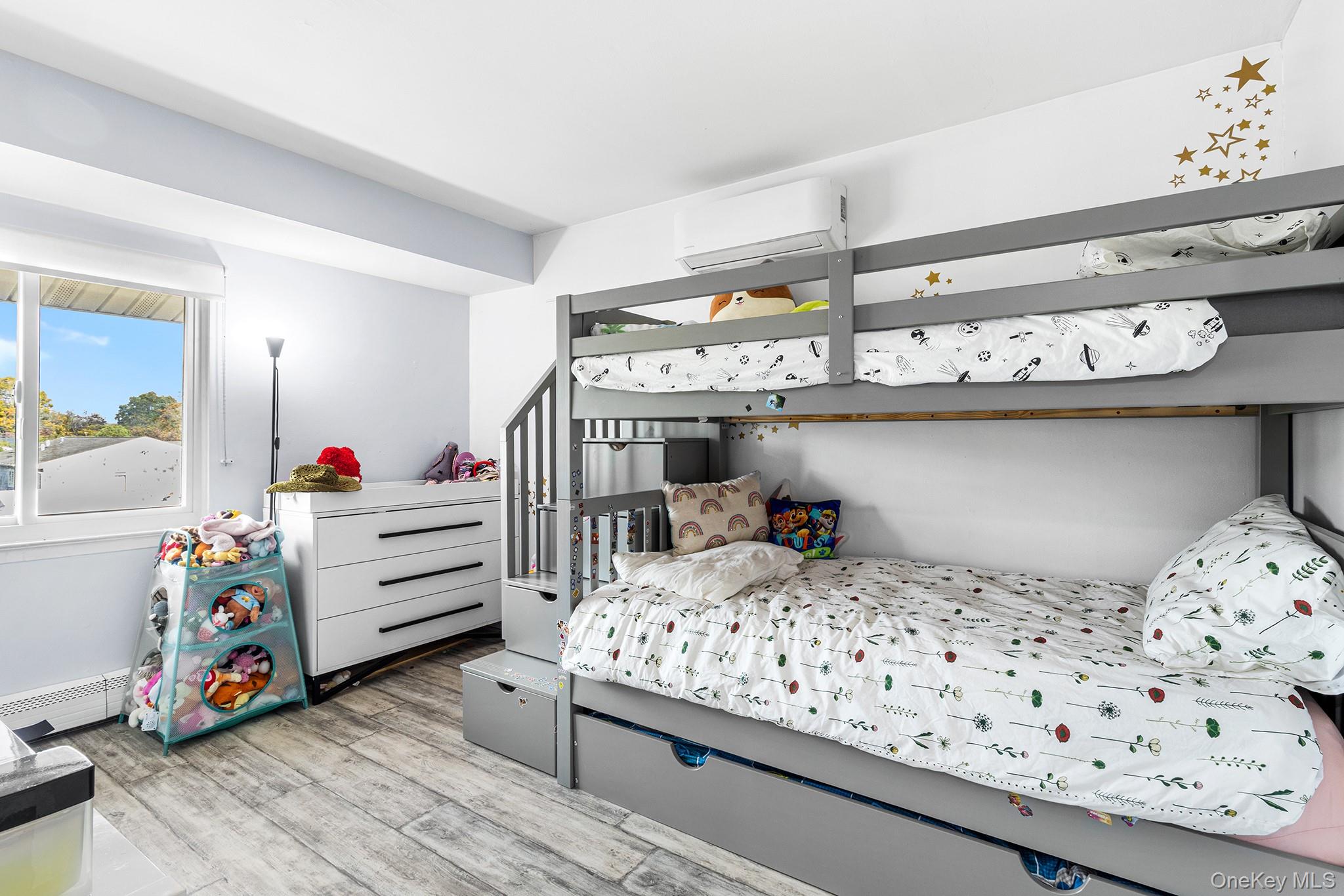 #14 photo, 20 Malcolm Street, サフォーク郡 Bellport , NY 11713