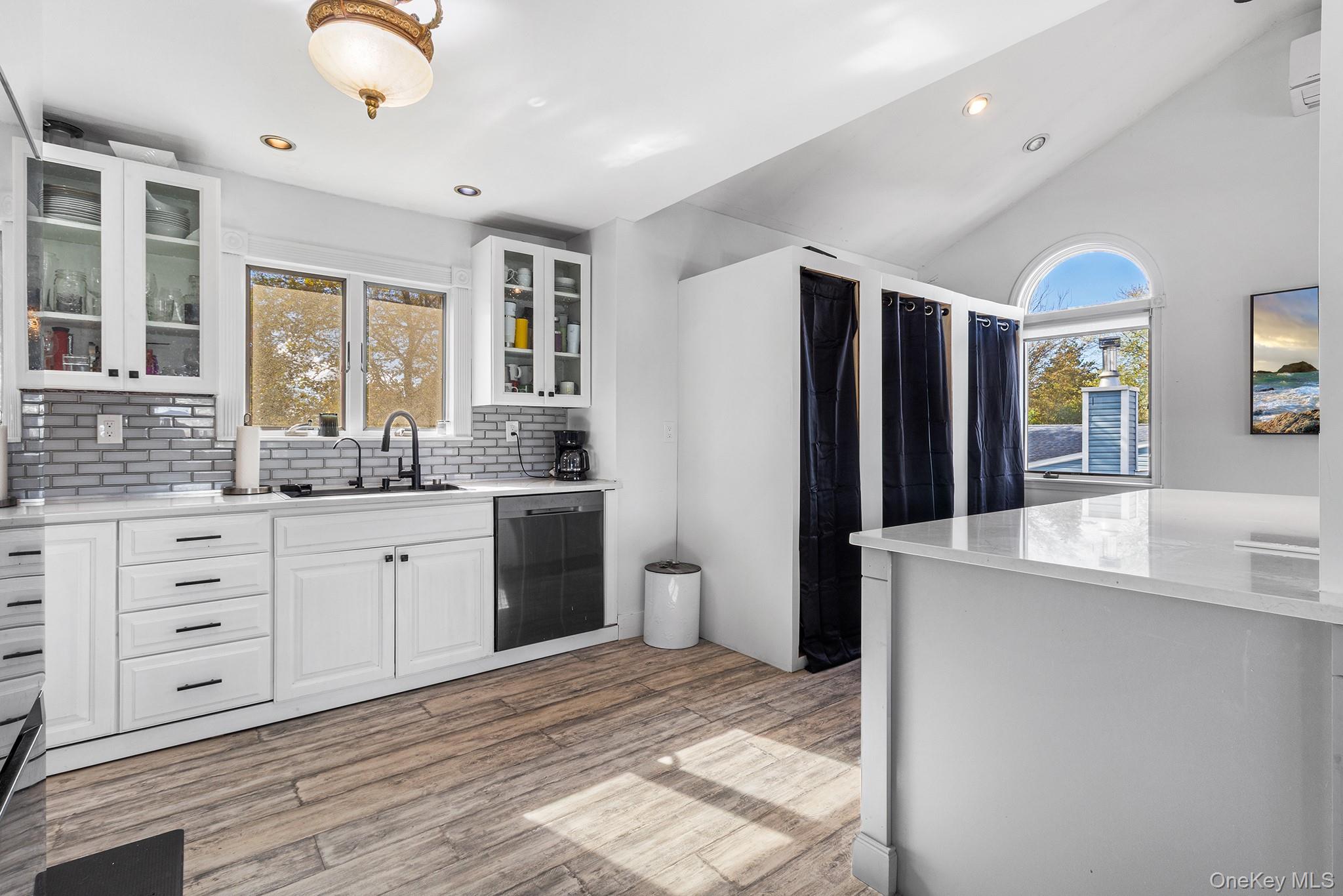 #5 photo, 20 Malcolm Street, サフォーク郡 Bellport , NY 11713