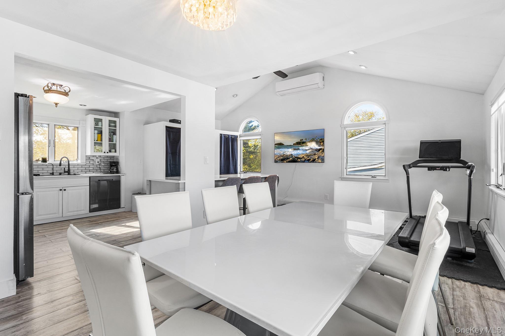 #7 photo, 20 Malcolm Street, サフォーク郡 Bellport , NY 11713