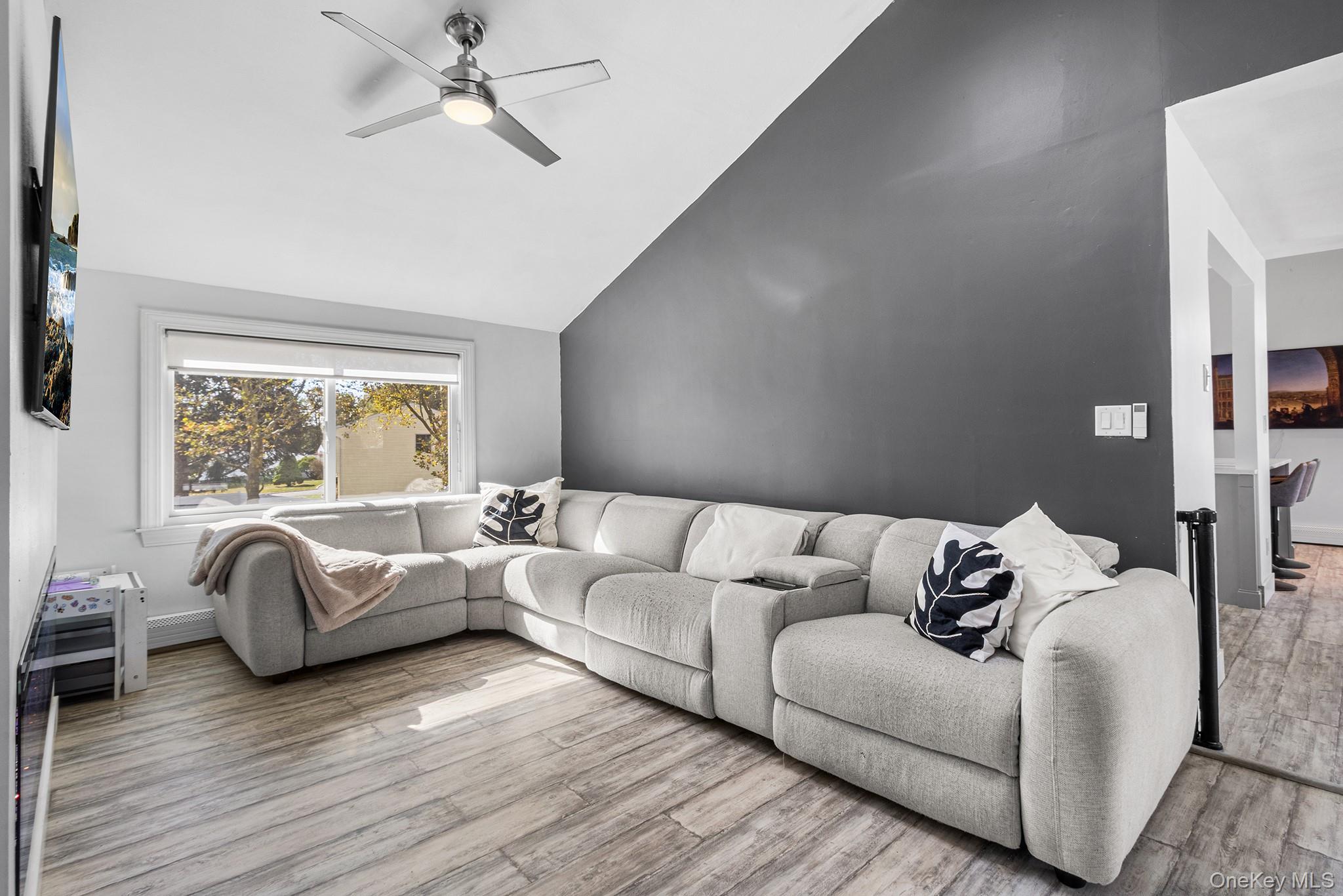 #9 photo, 20 Malcolm Street, サフォーク郡 Bellport , NY 11713