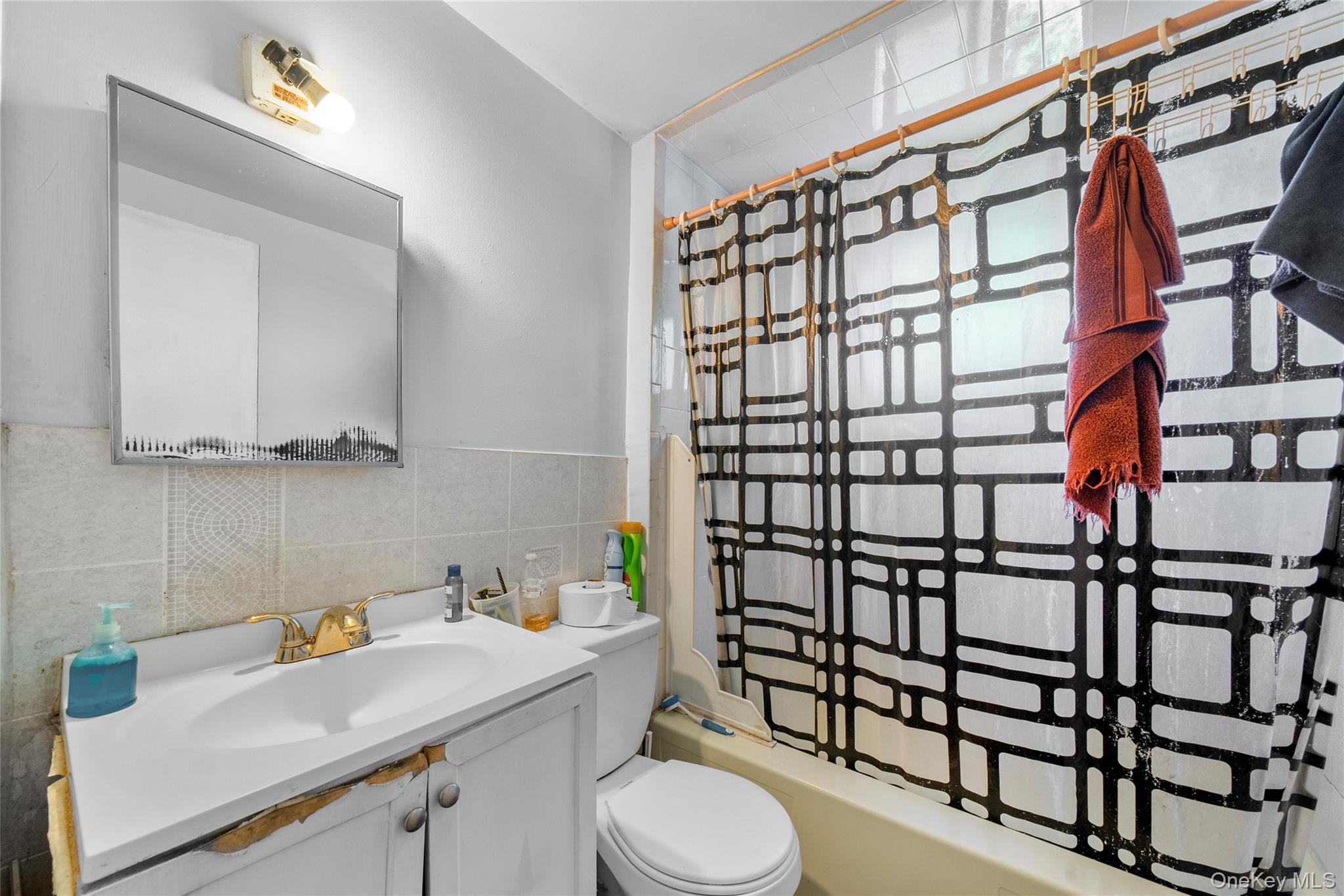 #11 photo, 1739 Harrison Avenue, Bay Shore , NY 11706