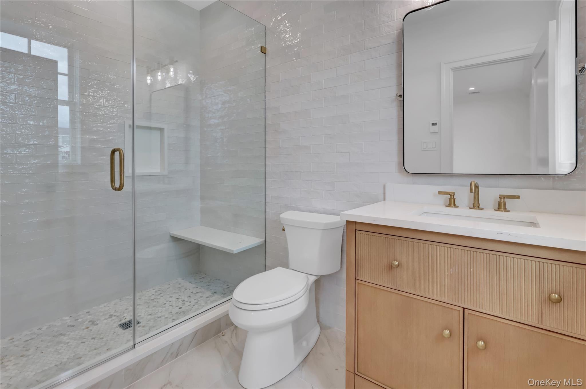 #16 photo, 24 Estates Circle, サフォーク郡 Melville , NY 11747