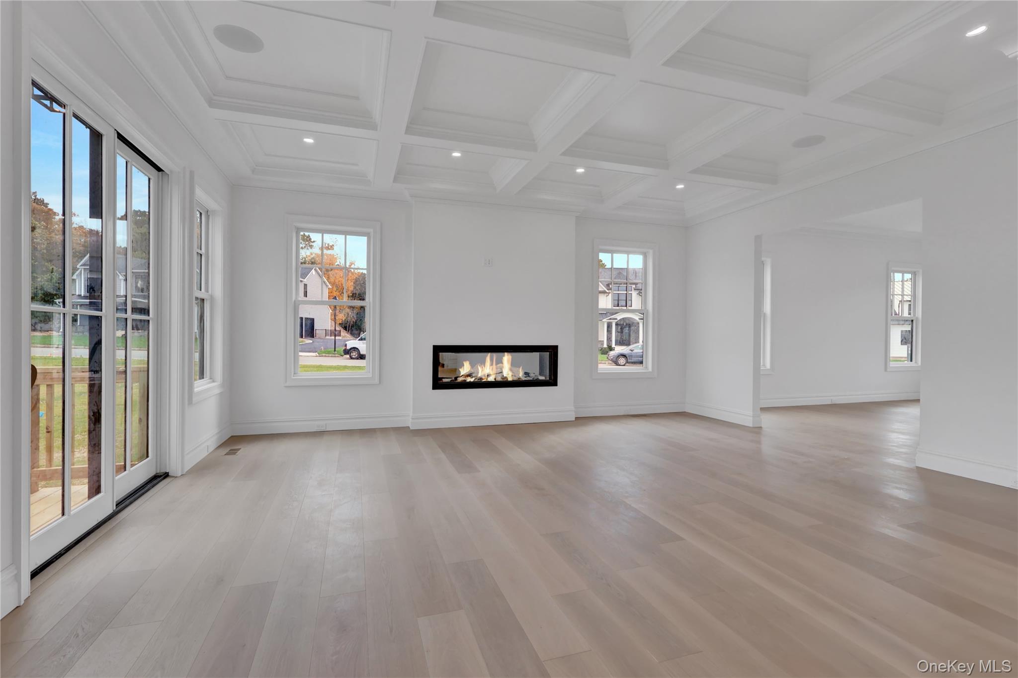 #7 photo, 24 Estates Circle, サフォーク郡 Melville , NY 11747