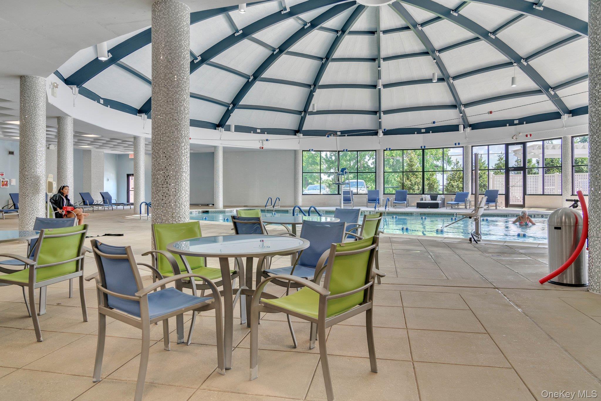 #13 photo, 27010 Grand Central Parkway, クイーンズ区 Floral Park , NY 11005