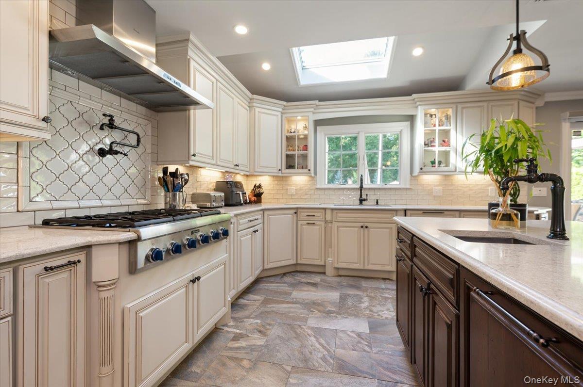 #10 photo, 75 Karol Place, Muttontown , NY 11753