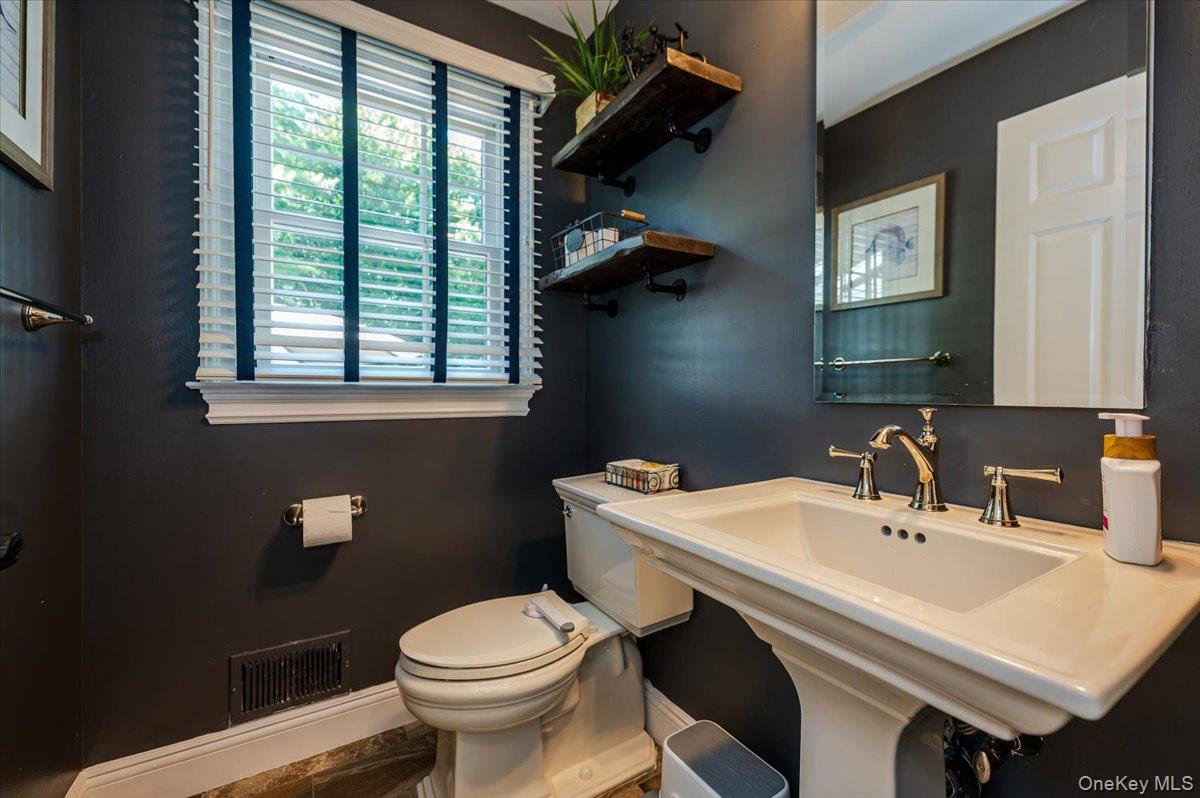 #15 photo, 75 Karol Place, Muttontown , NY 11753