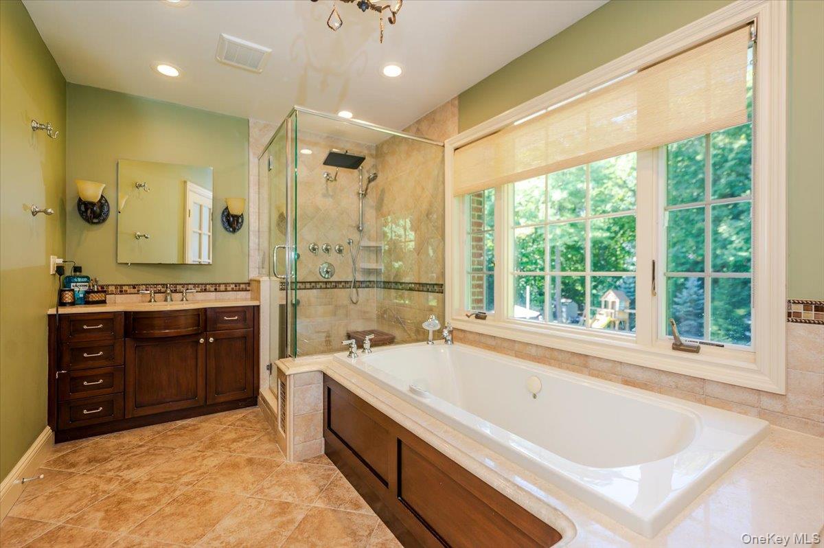 #18 photo, 75 Karol Place, Muttontown , NY 11753