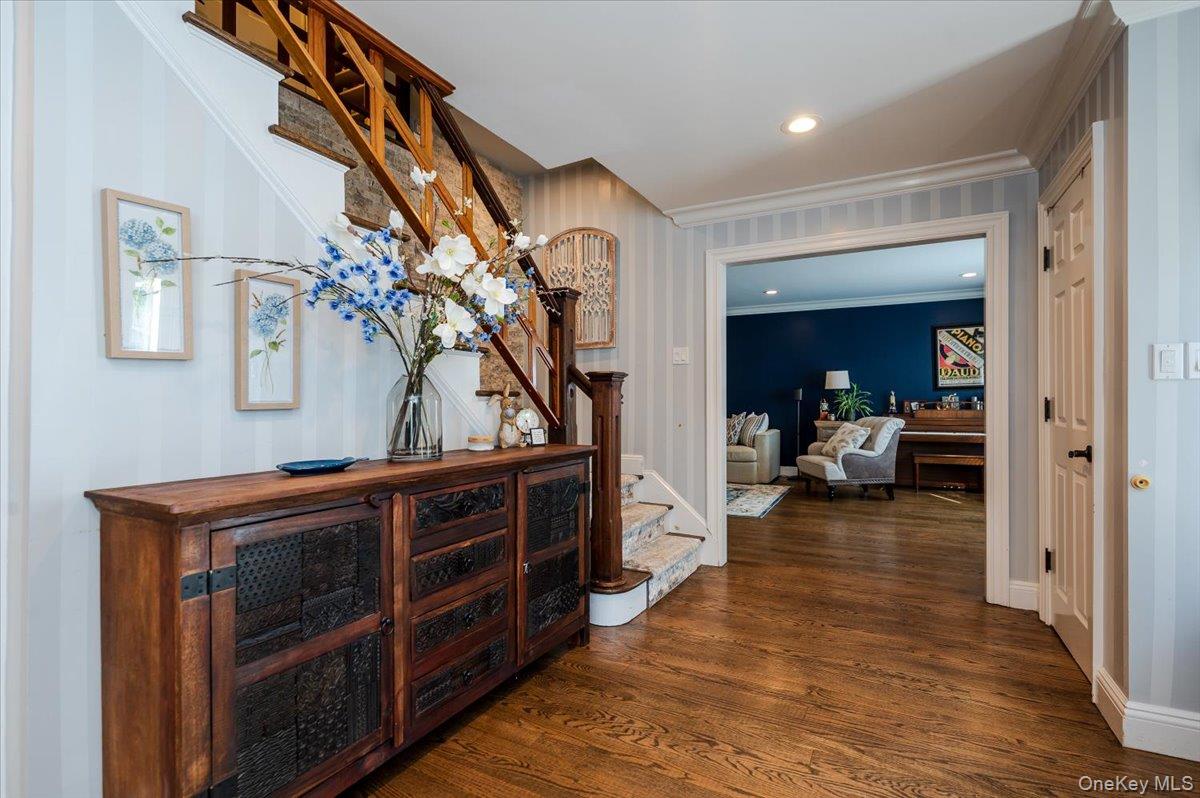 #3 photo, 75 Karol Place, Muttontown , NY 11753