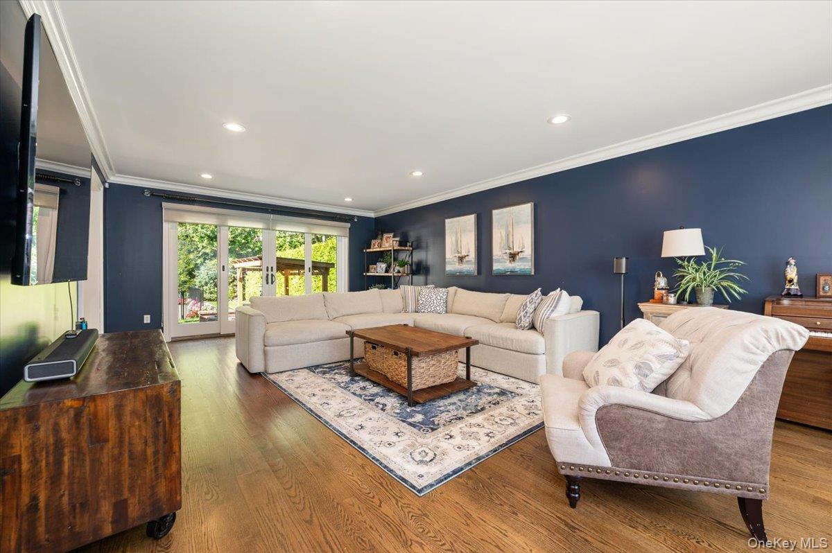 #4 photo, 75 Karol Place, Muttontown , NY 11753