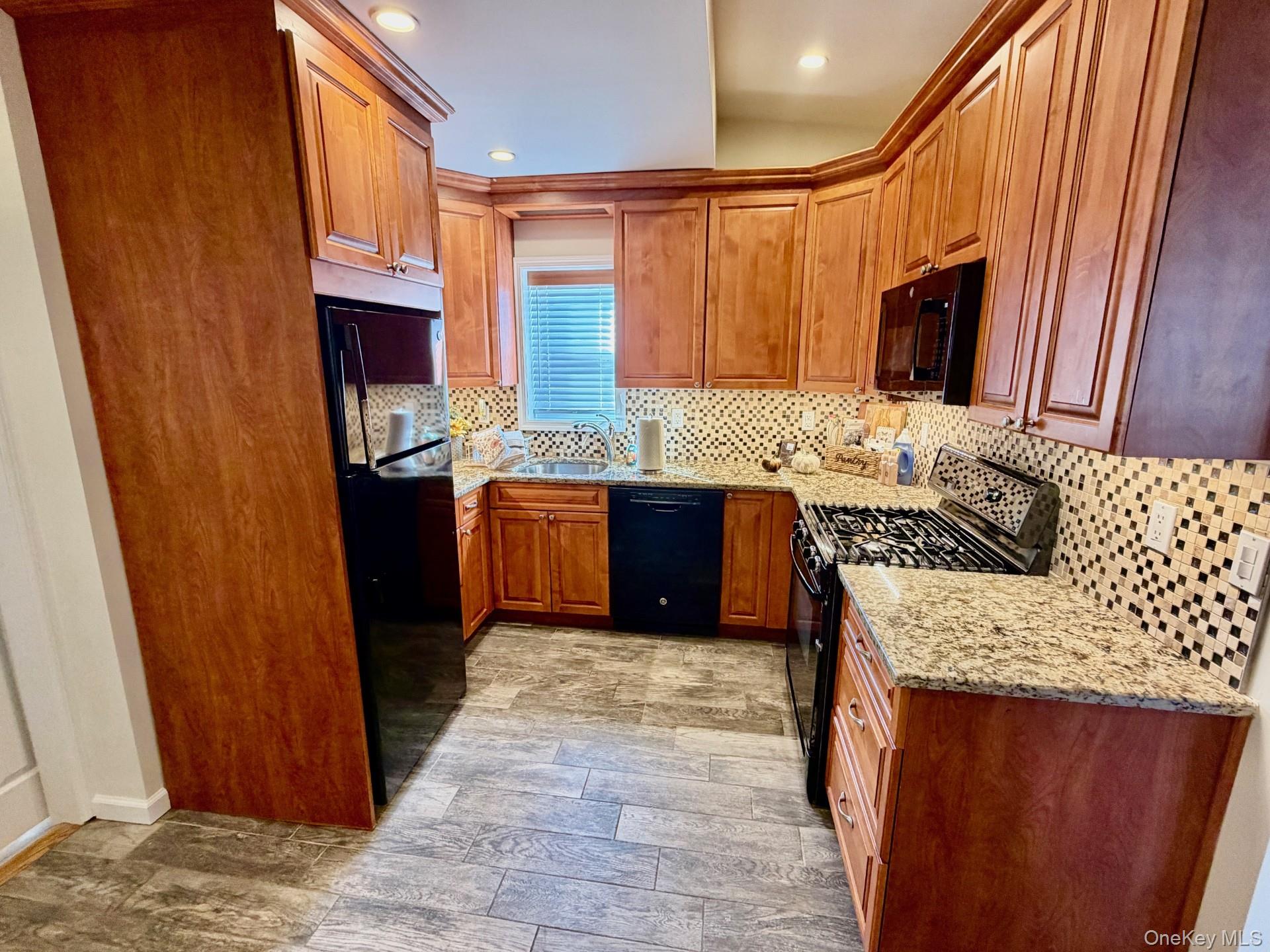 #8 photo, 211 W Walnut, ナッソー郡 Long Beach , NY 11561