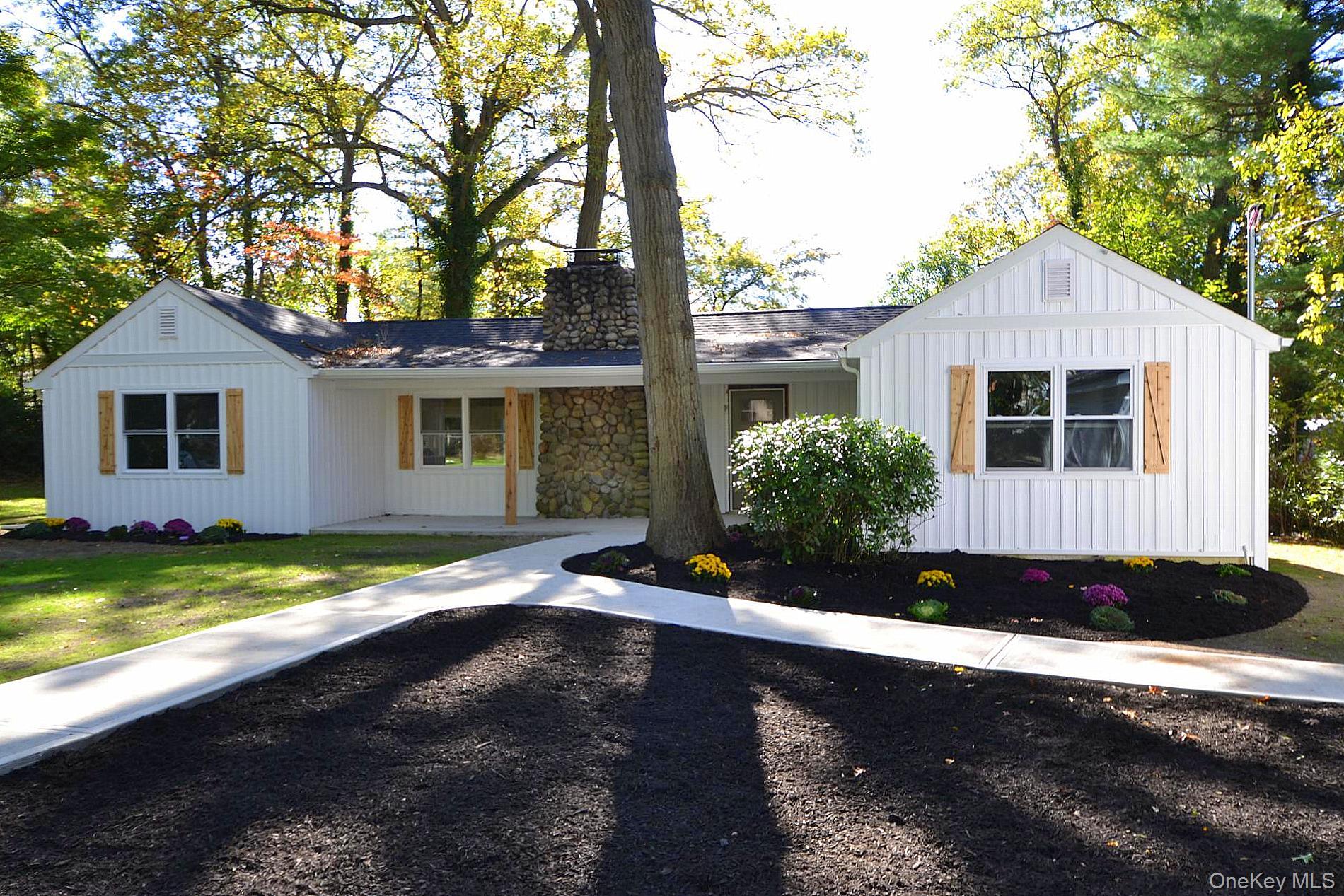 #1 photo, 317 Elwood Road, サフォーク郡 East Northport , NY 11731