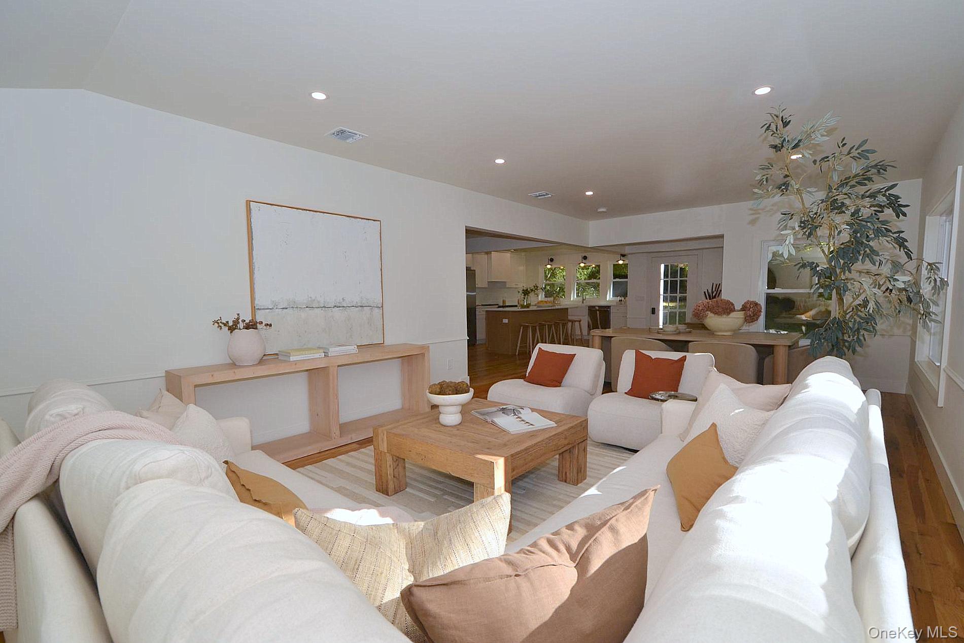 #15 photo, 317 Elwood Road, サフォーク郡 East Northport , NY 11731