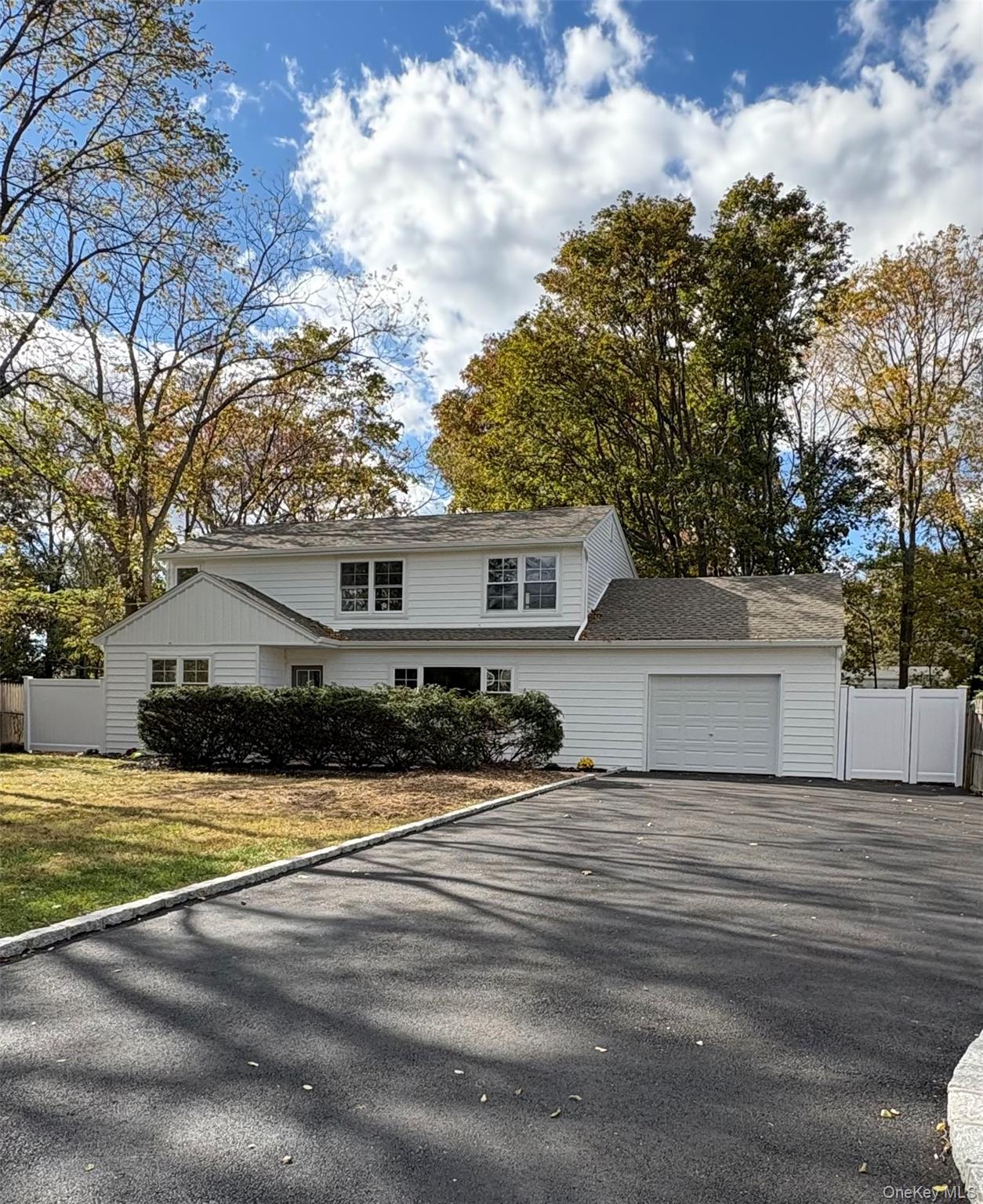 #1 photo, 26 Clinton Street, サフォーク郡 Center Moriches , NY 11934