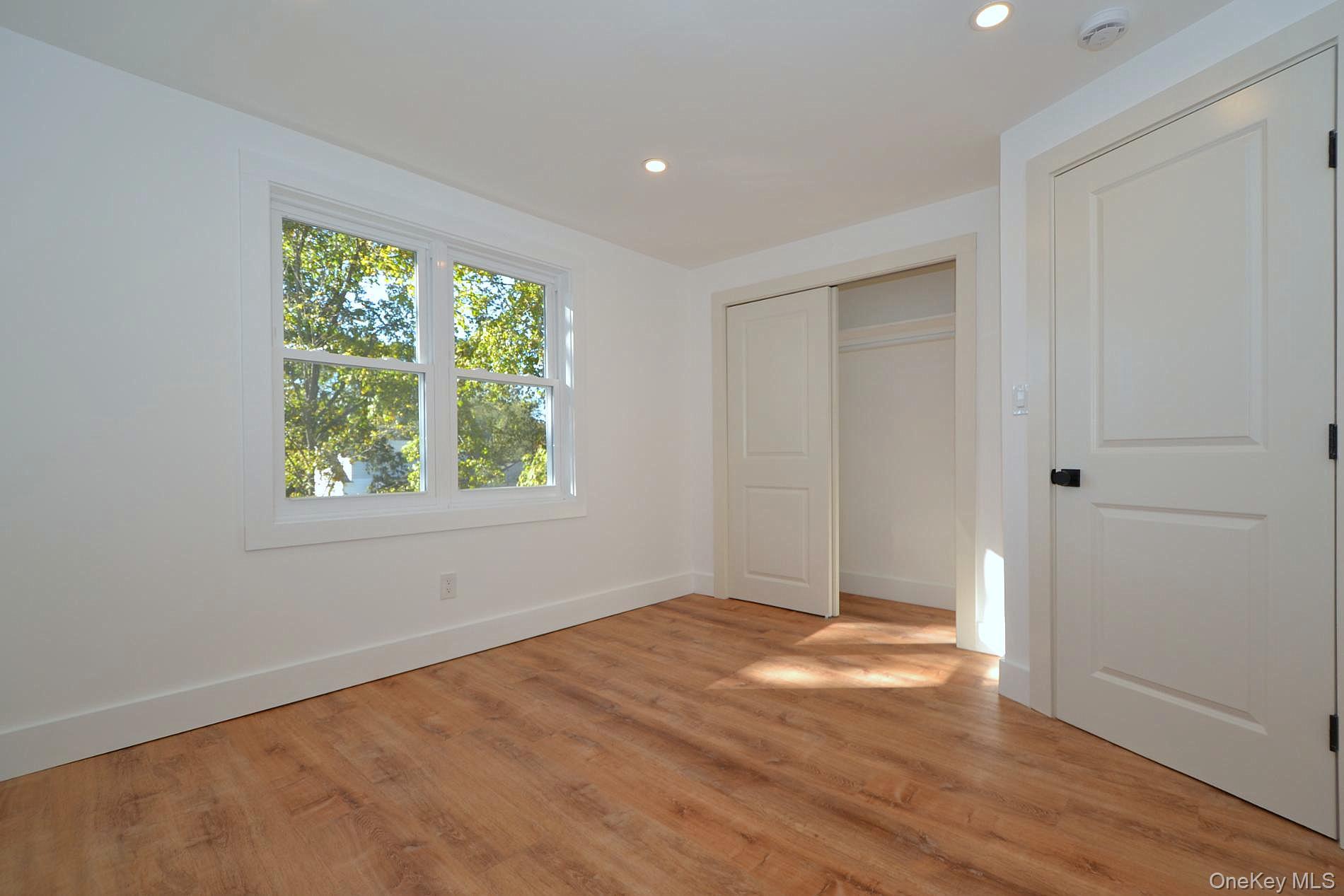 #14 photo, 26 Clinton Street, サフォーク郡 Center Moriches , NY 11934