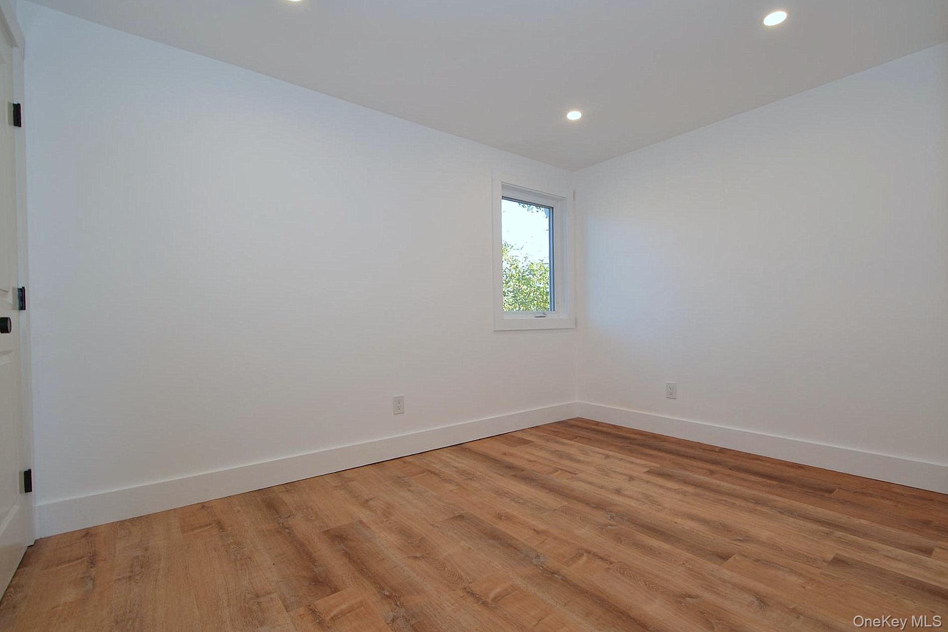 #15 photo, 26 Clinton Street, サフォーク郡 Center Moriches , NY 11934