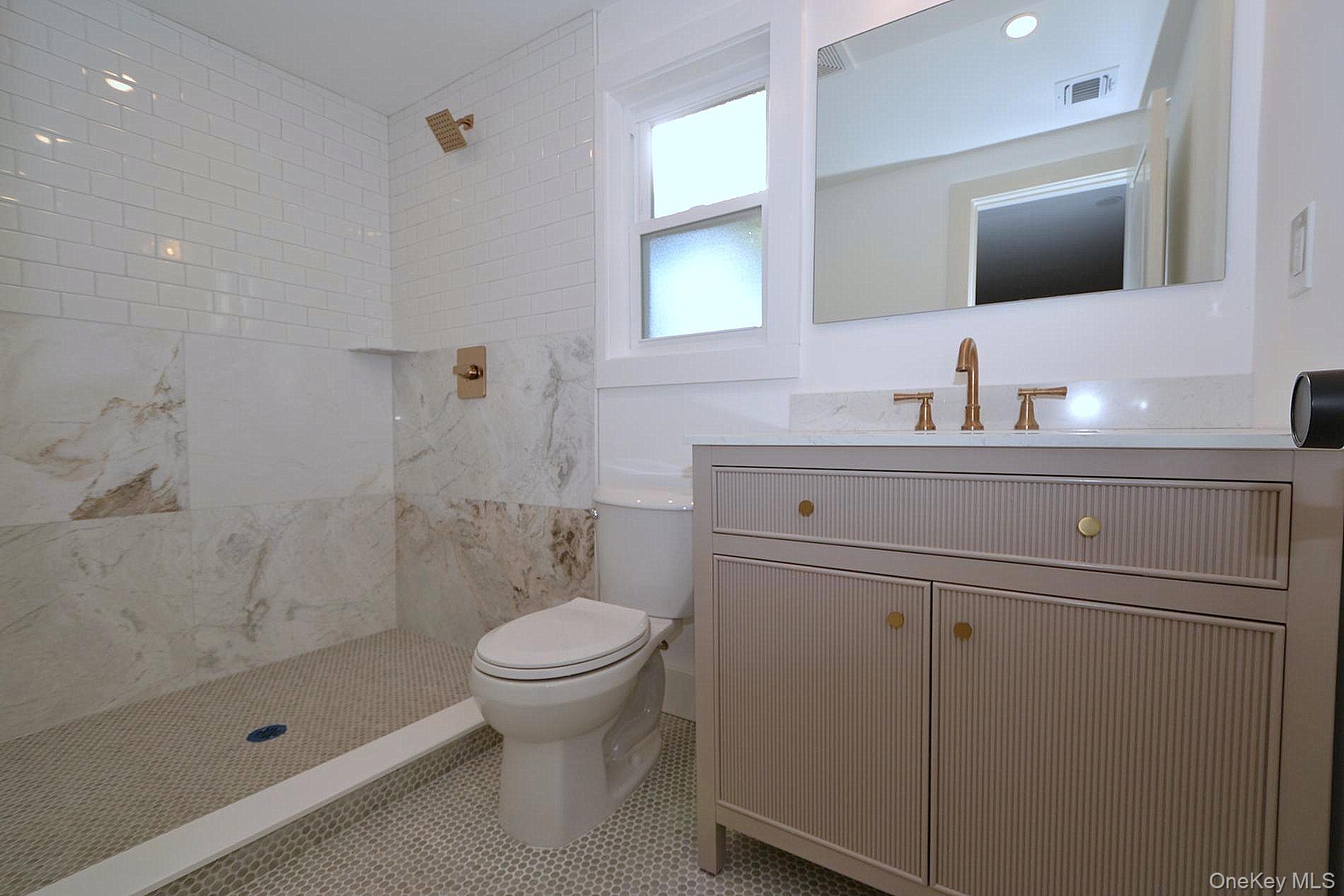 #18 photo, 26 Clinton Street, サフォーク郡 Center Moriches , NY 11934