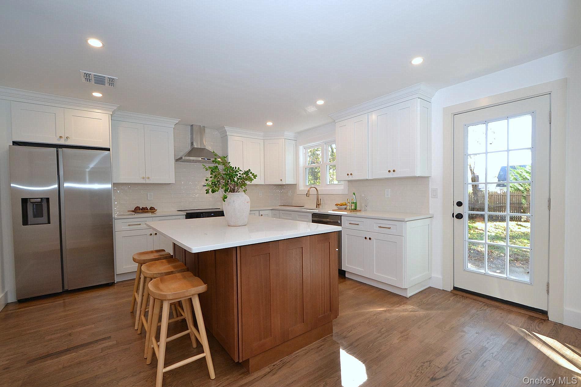 #2 photo, 26 Clinton Street, サフォーク郡 Center Moriches , NY 11934