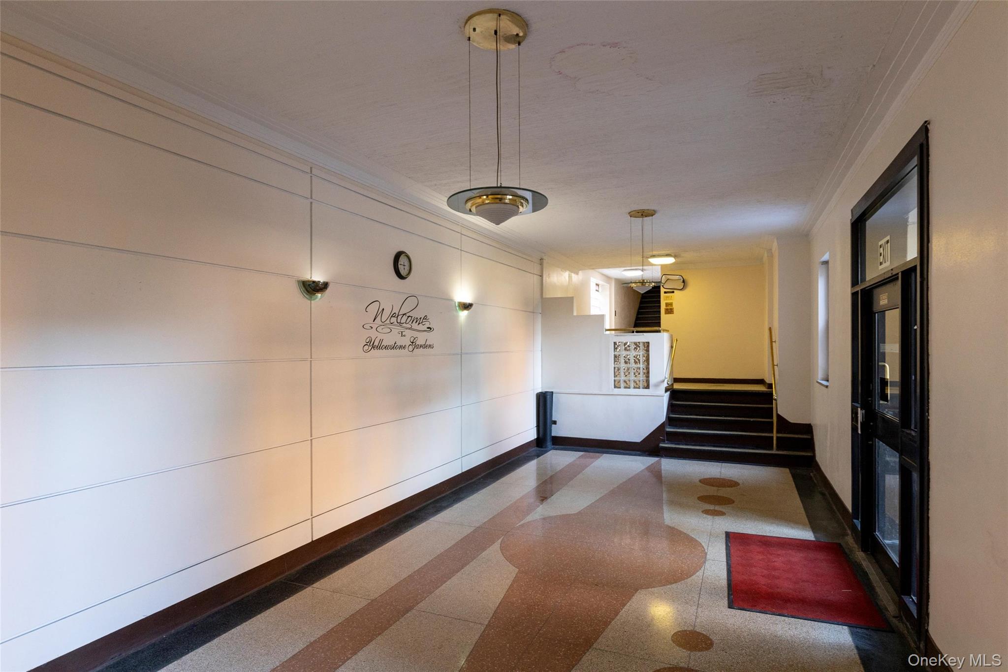 #10 photo, 102-36 64th Avenue, クイーンズ区 Forest Hills , NY 11375