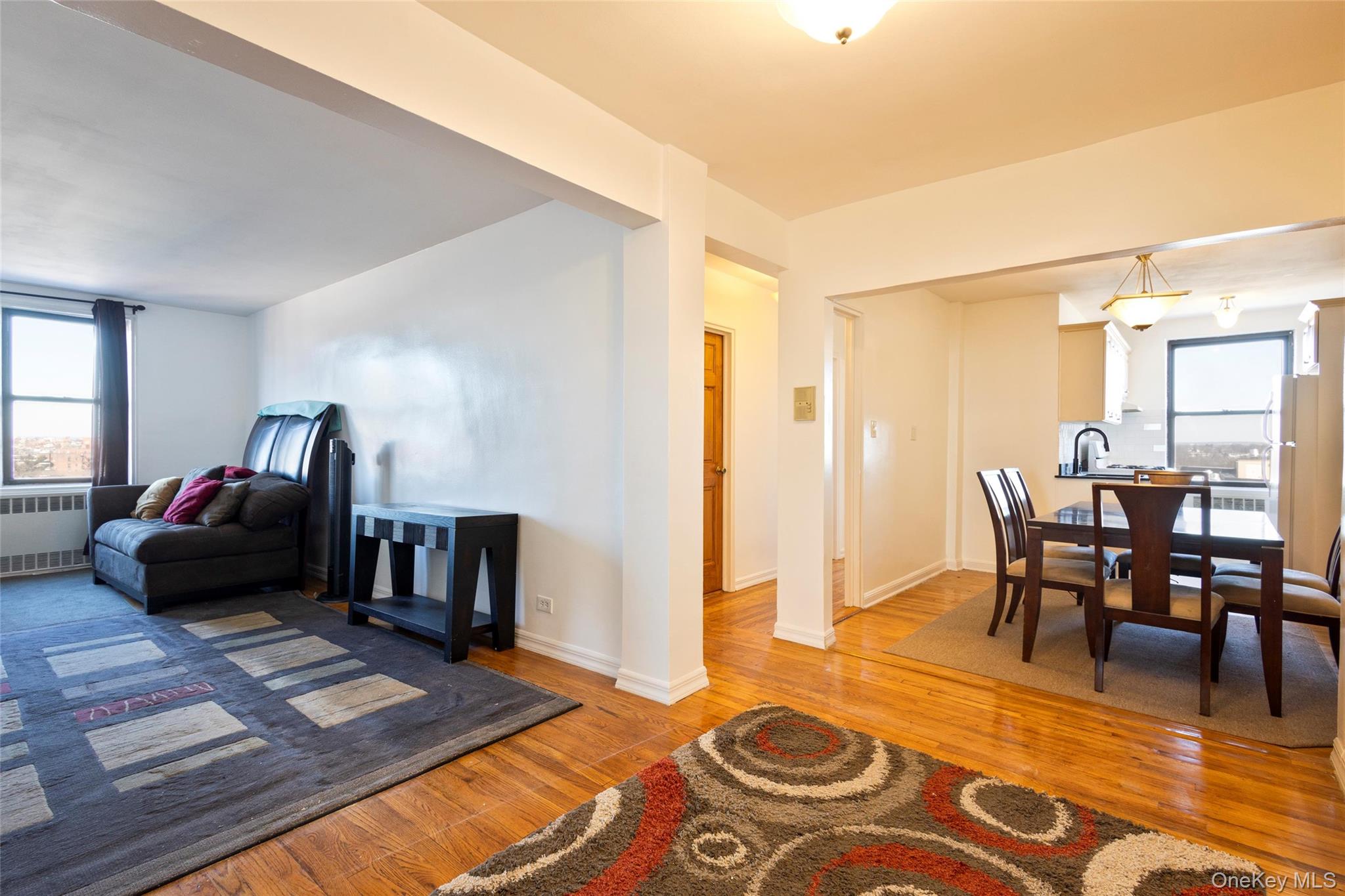 #3 photo, 102-36 64th Avenue, クイーンズ区 Forest Hills , NY 11375