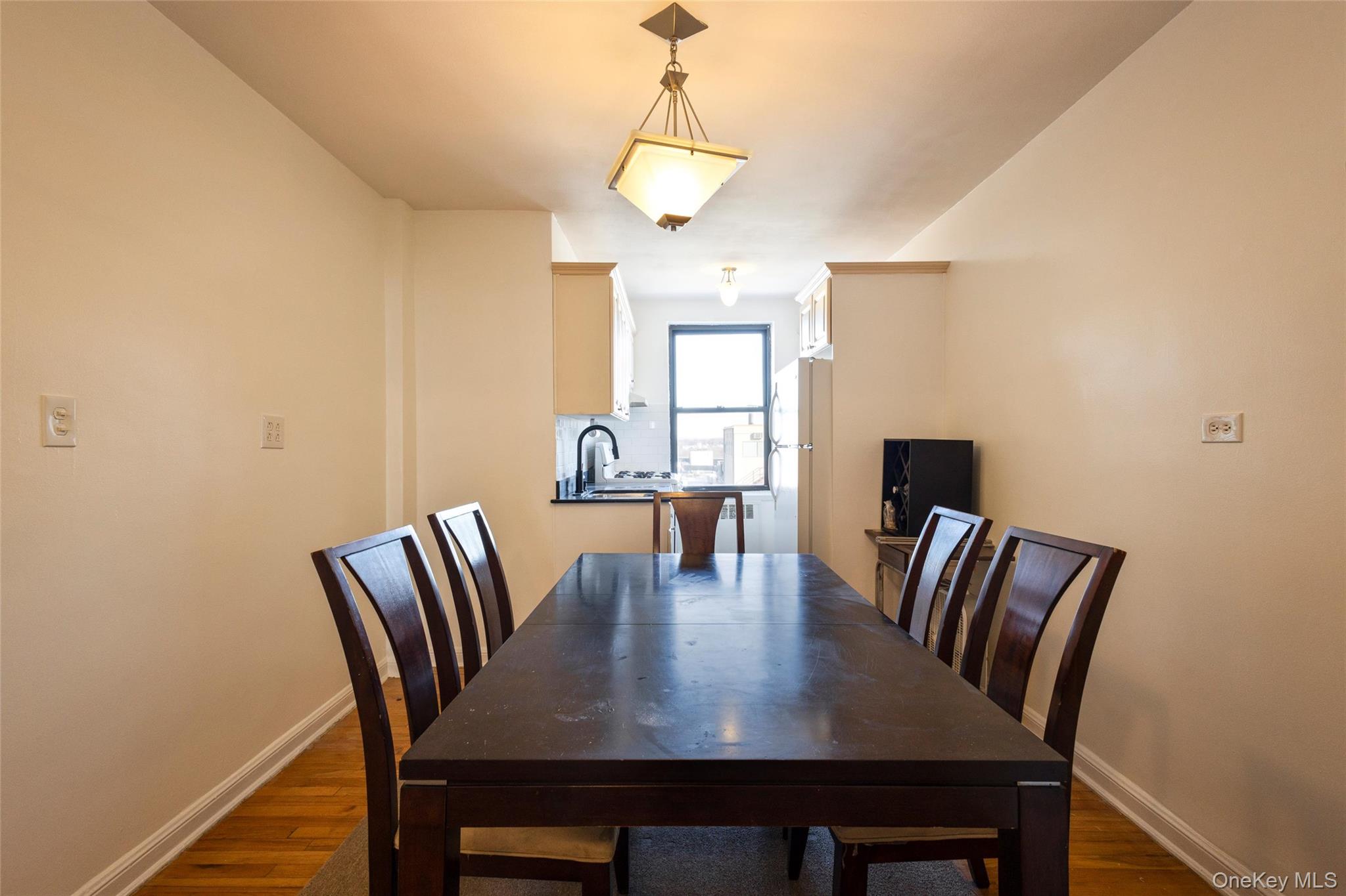 #5 photo, 102-36 64th Avenue, クイーンズ区 Forest Hills , NY 11375