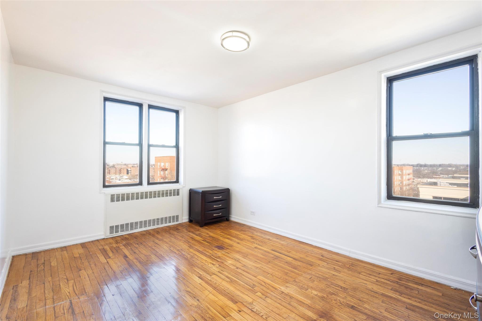 #9 photo, 102-36 64th Avenue, クイーンズ区 Forest Hills , NY 11375