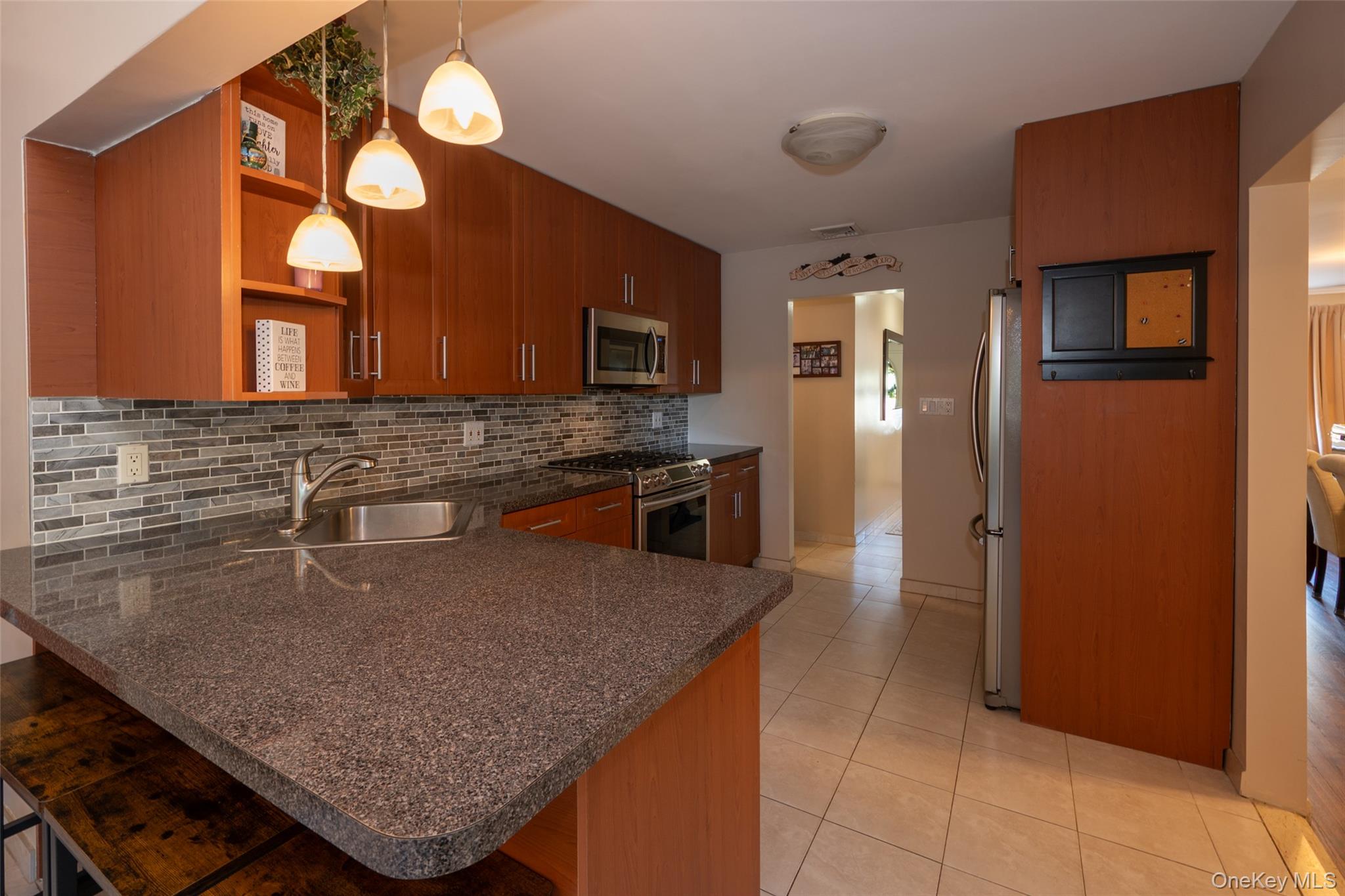 #16 photo, 211 Gardner Avenue, Jericho , NY 11753