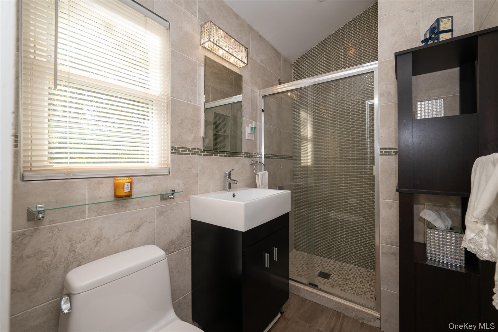 #20 photo, 211 Gardner Avenue, Jericho , NY 11753