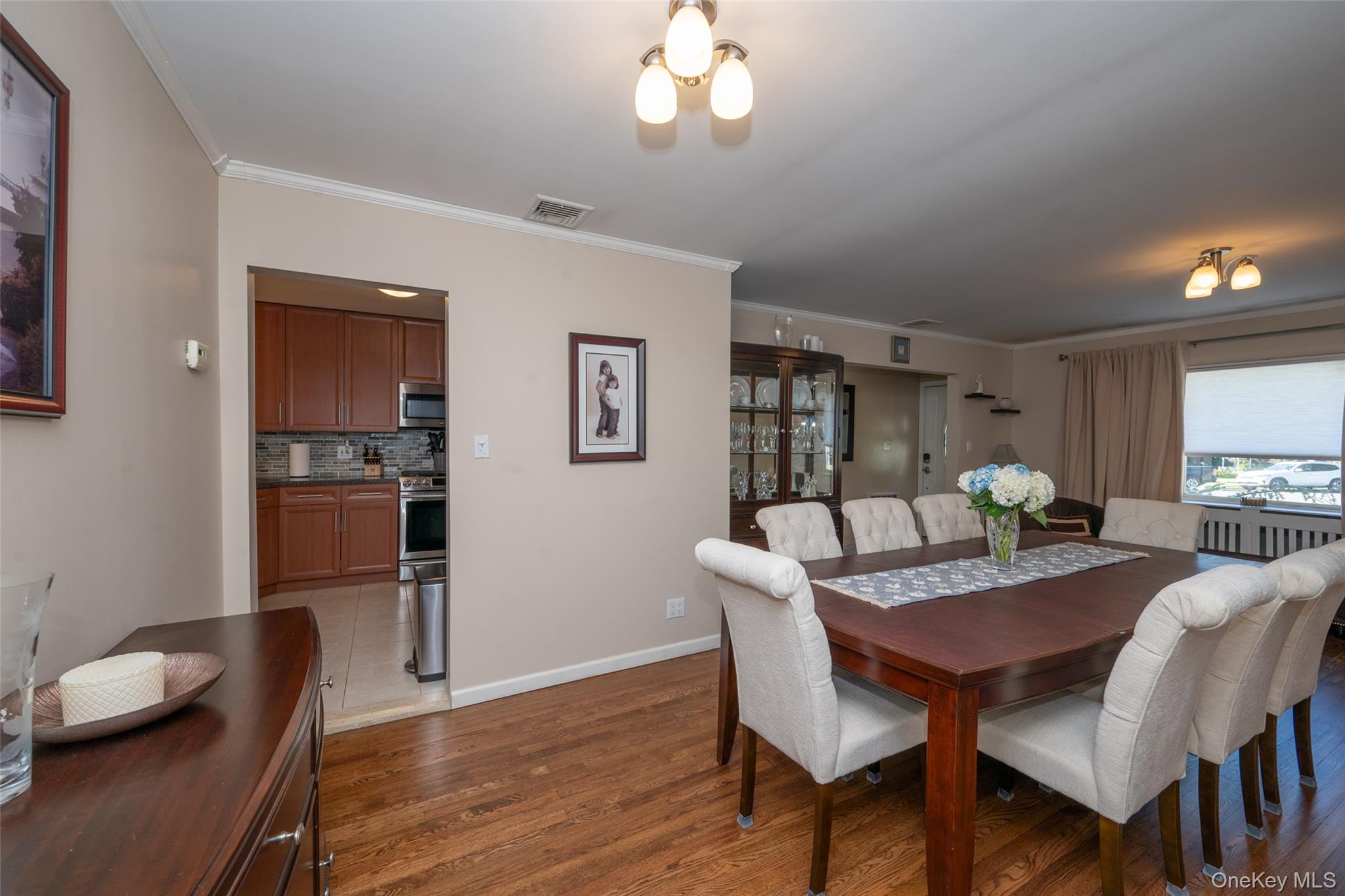 #8 photo, 211 Gardner Avenue, Jericho , NY 11753