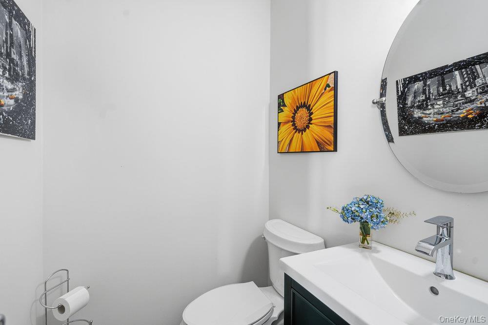 #13 photo, 11 Horizon Court, Huntington , NY 11743