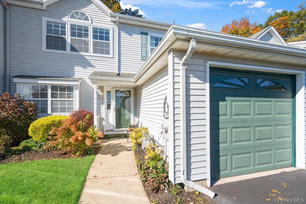 #2 photo, 11 Horizon Court, Huntington , NY 11743