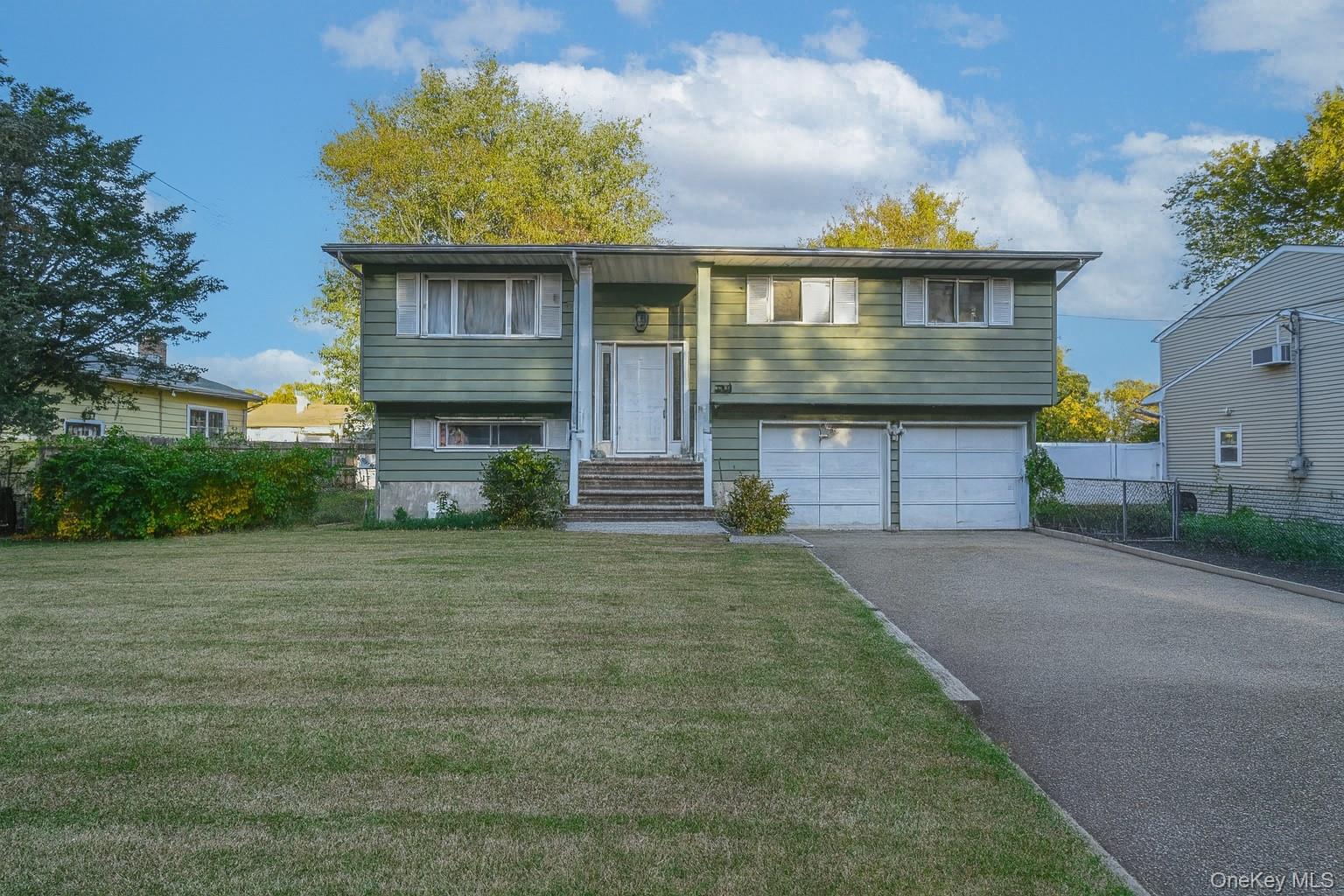 #1 photo, 1325 Saint Louis Avenue, Bay Shore , NY 11706