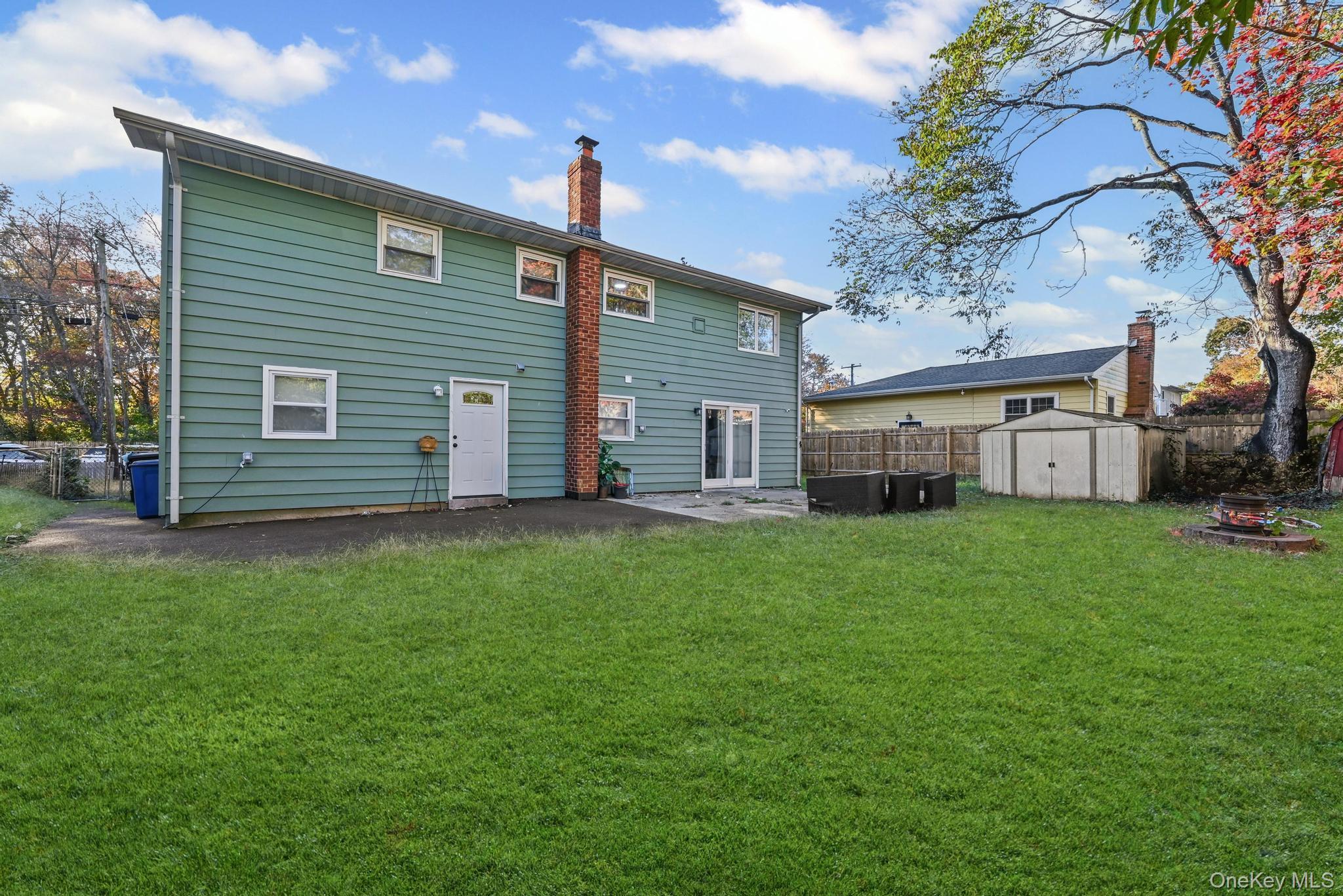 #14 photo, 1325 Saint Louis Avenue, Bay Shore , NY 11706