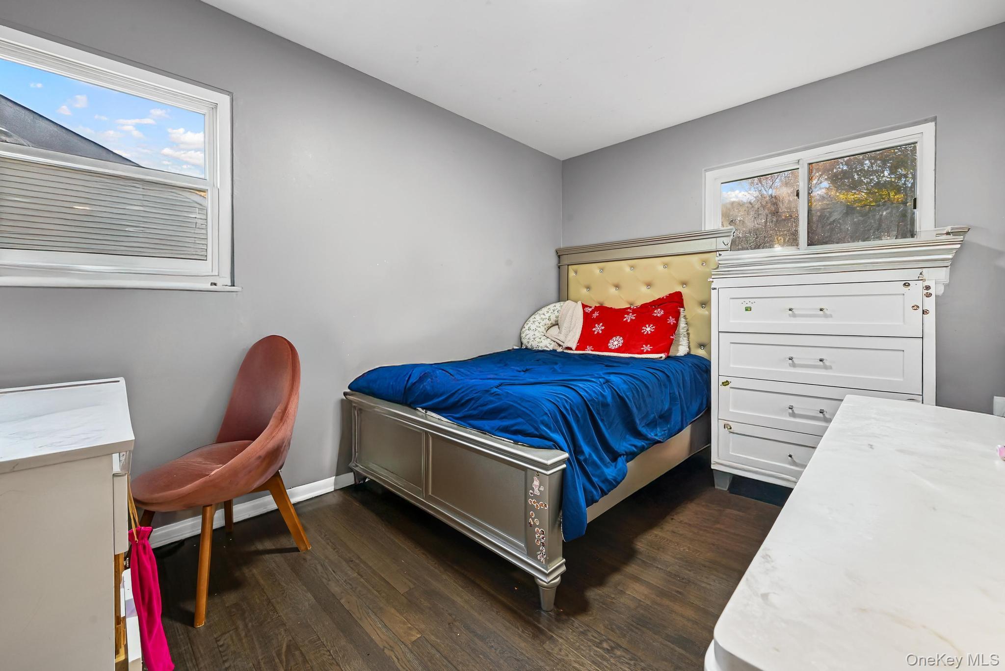 #8 photo, 1325 Saint Louis Avenue, Bay Shore , NY 11706